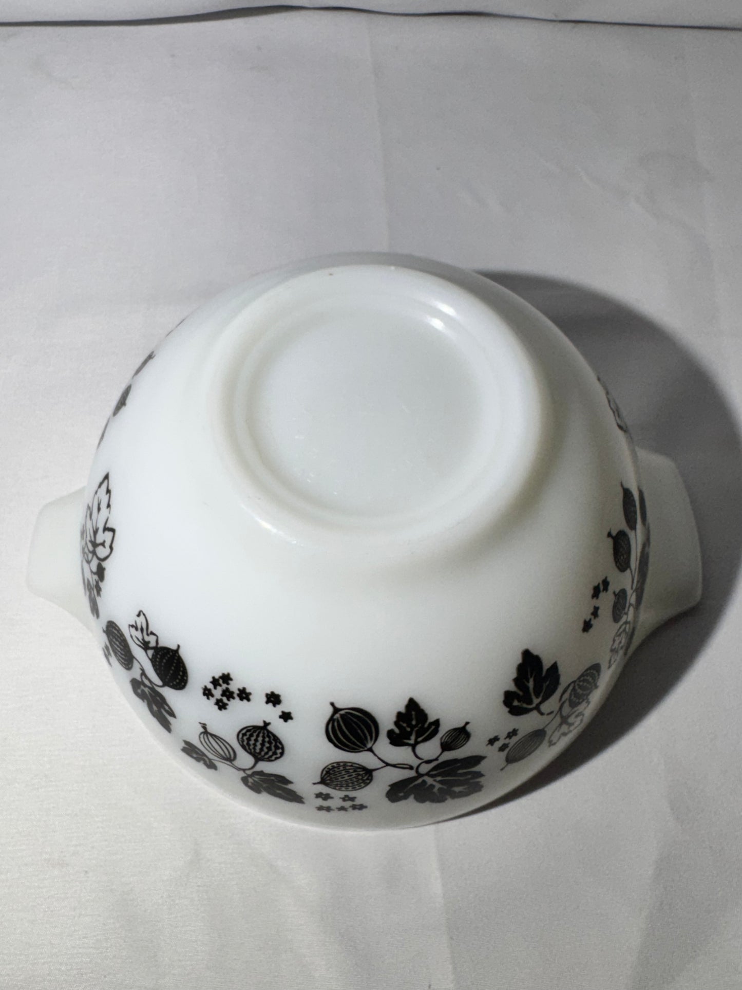 Vintage Pyrex Gooseberry Cinderella Mixing Bowl Set – Yellow, White & Black – 4 Piece Complete Set (441, 442, 443, 444)