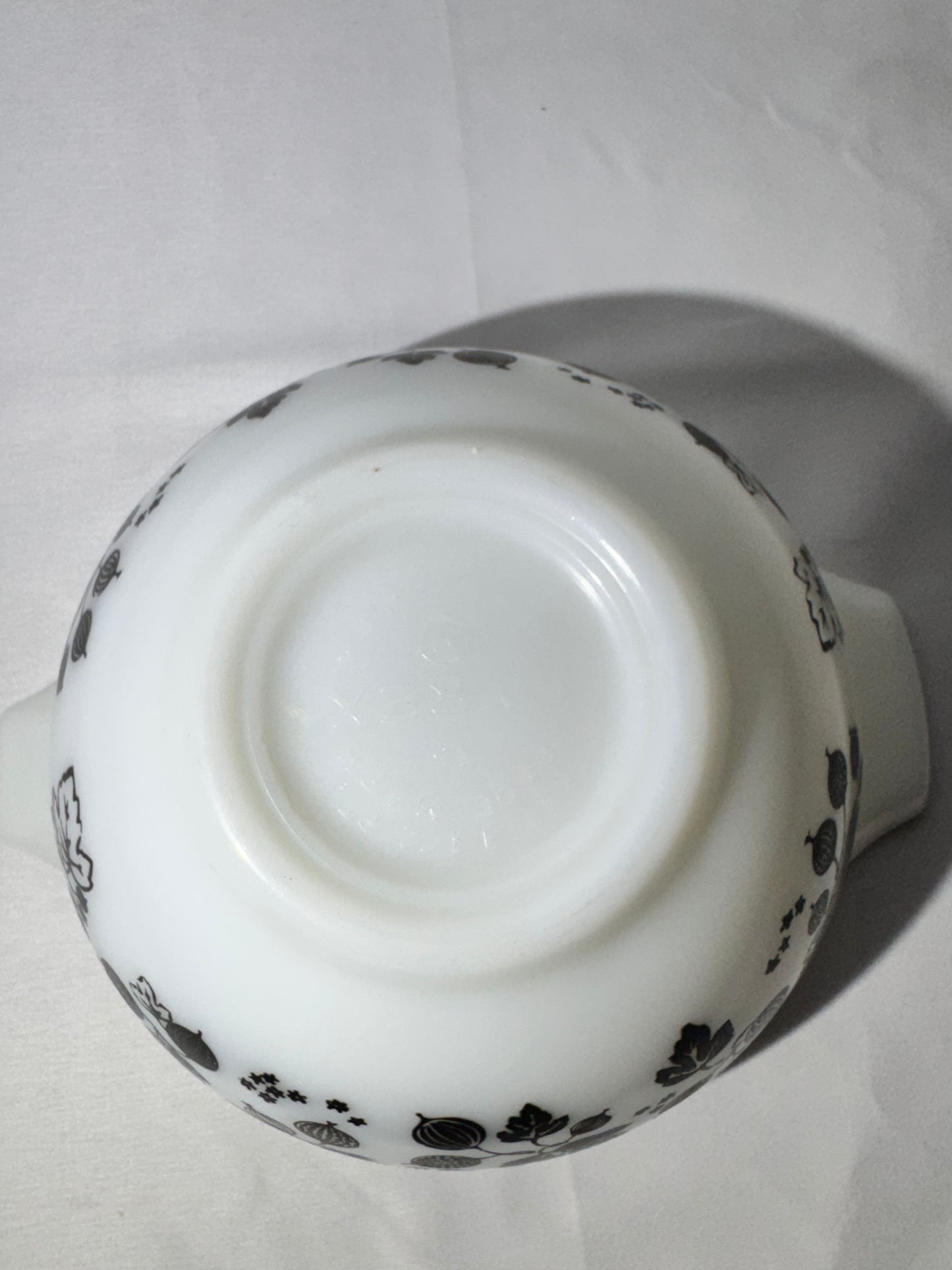Vintage Pyrex Gooseberry Cinderella Mixing Bowl Set – Yellow, White & Black – 4 Piece Complete Set (441, 442, 443, 444)