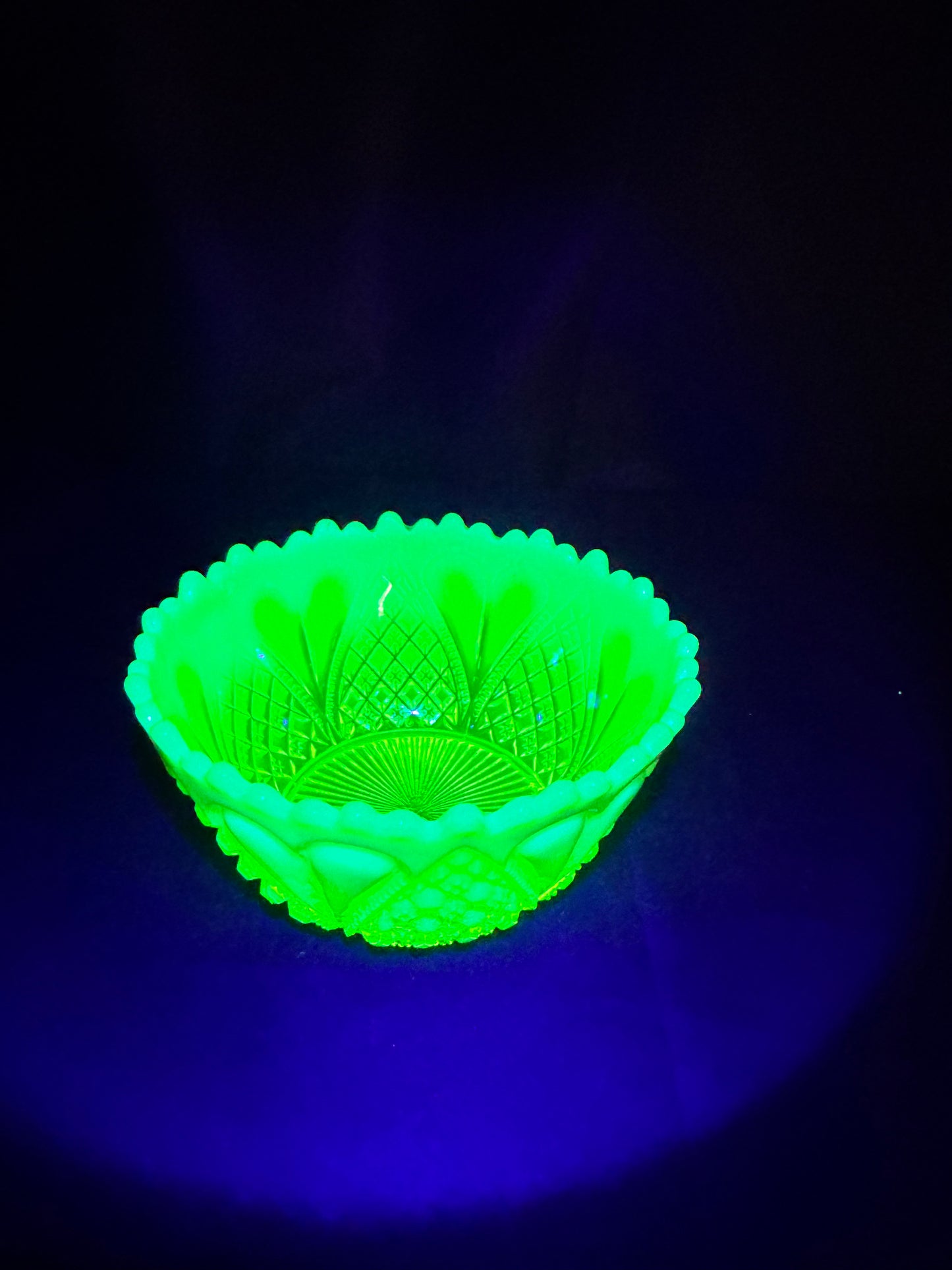 Uranium- Davidson Primrose Pearline “William and Mary” bowl
