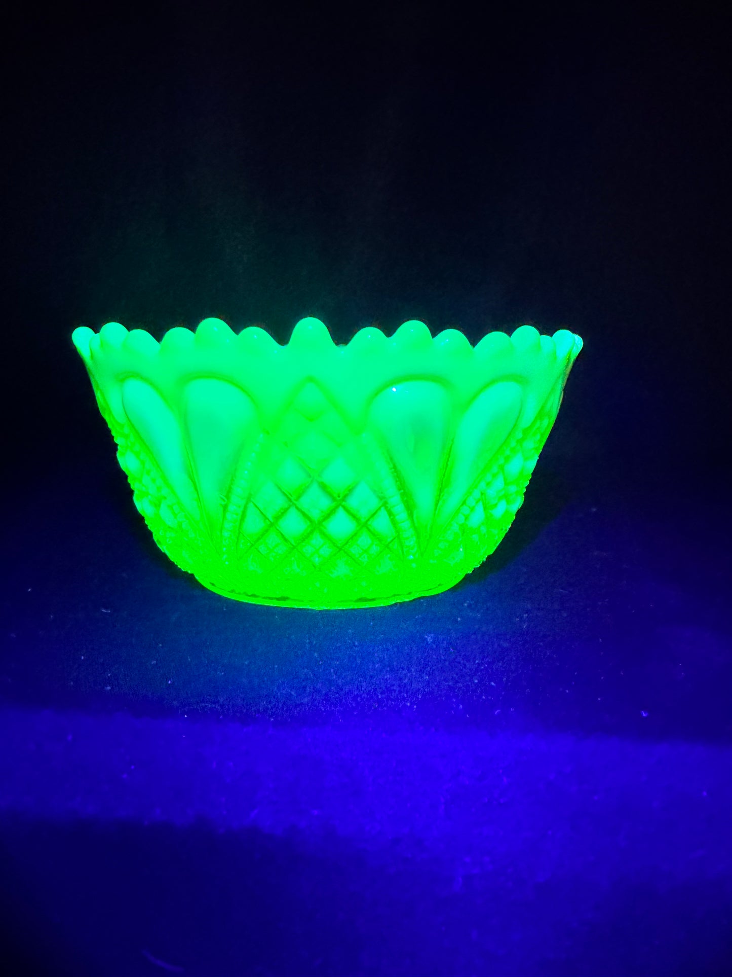 Uranium- Davidson Primrose Pearline “William and Mary” bowl
