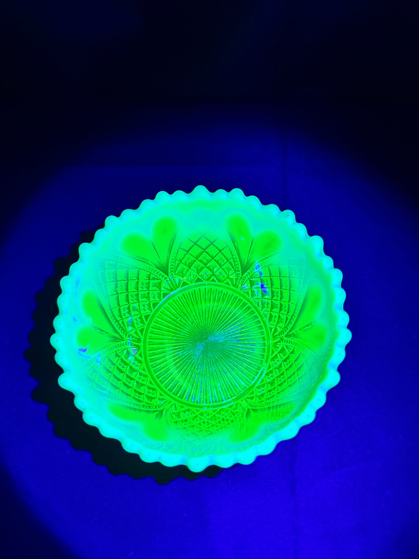 Uranium- Davidson Primrose Pearline “William and Mary” bowl