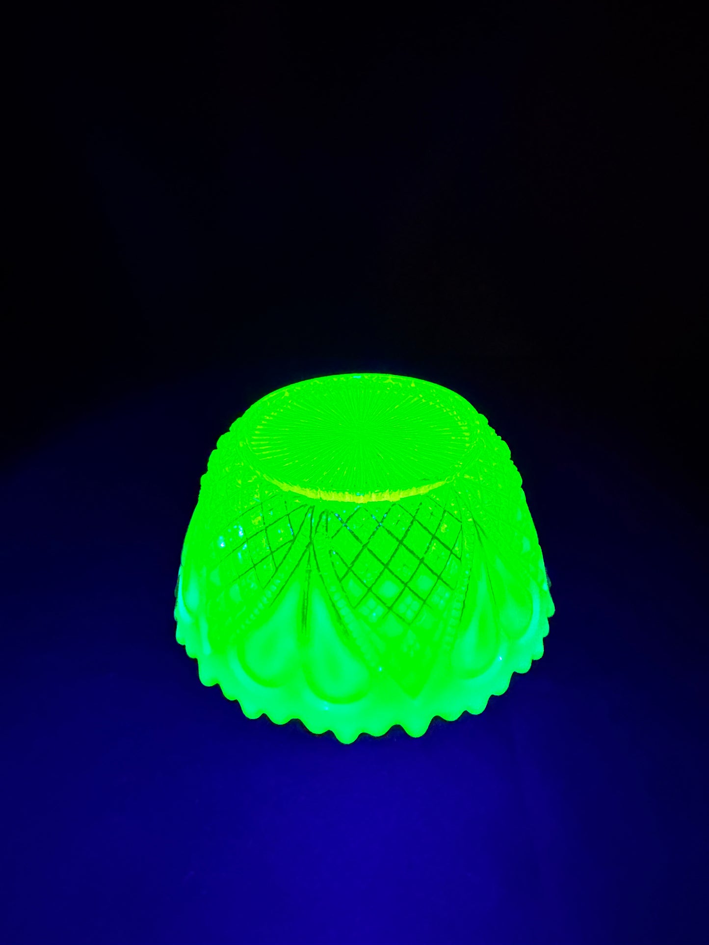Uranium- Davidson Primrose Pearline “William and Mary” bowl