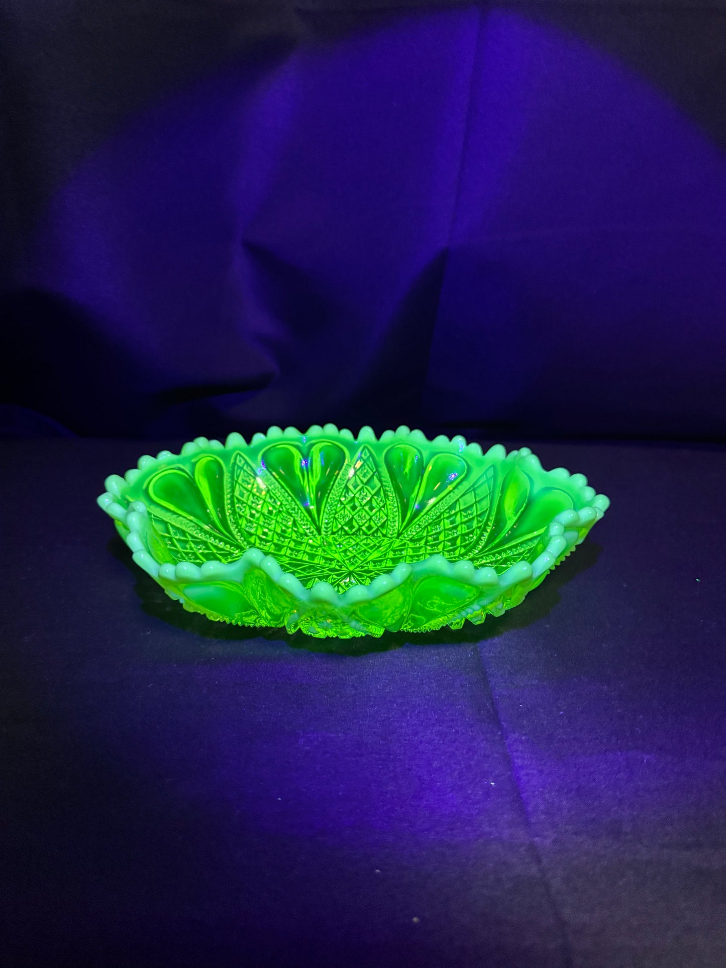 Uranium Glass Davidson Primrose Pearline “William and Mary” Ruffled Oval Bowl RD 413701