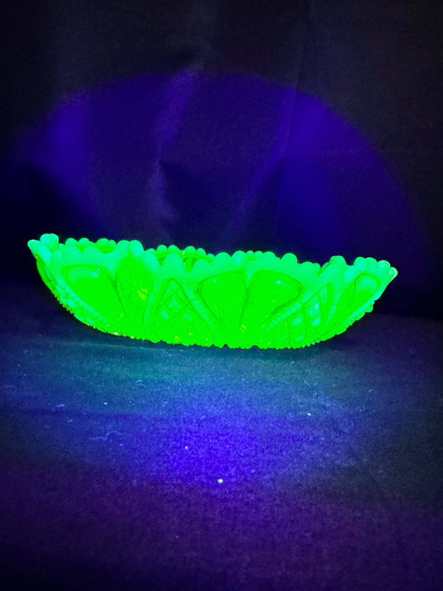 Uranium Glass Davidson Primrose Pearline “William and Mary” Ruffled Oval Bowl RD 413701