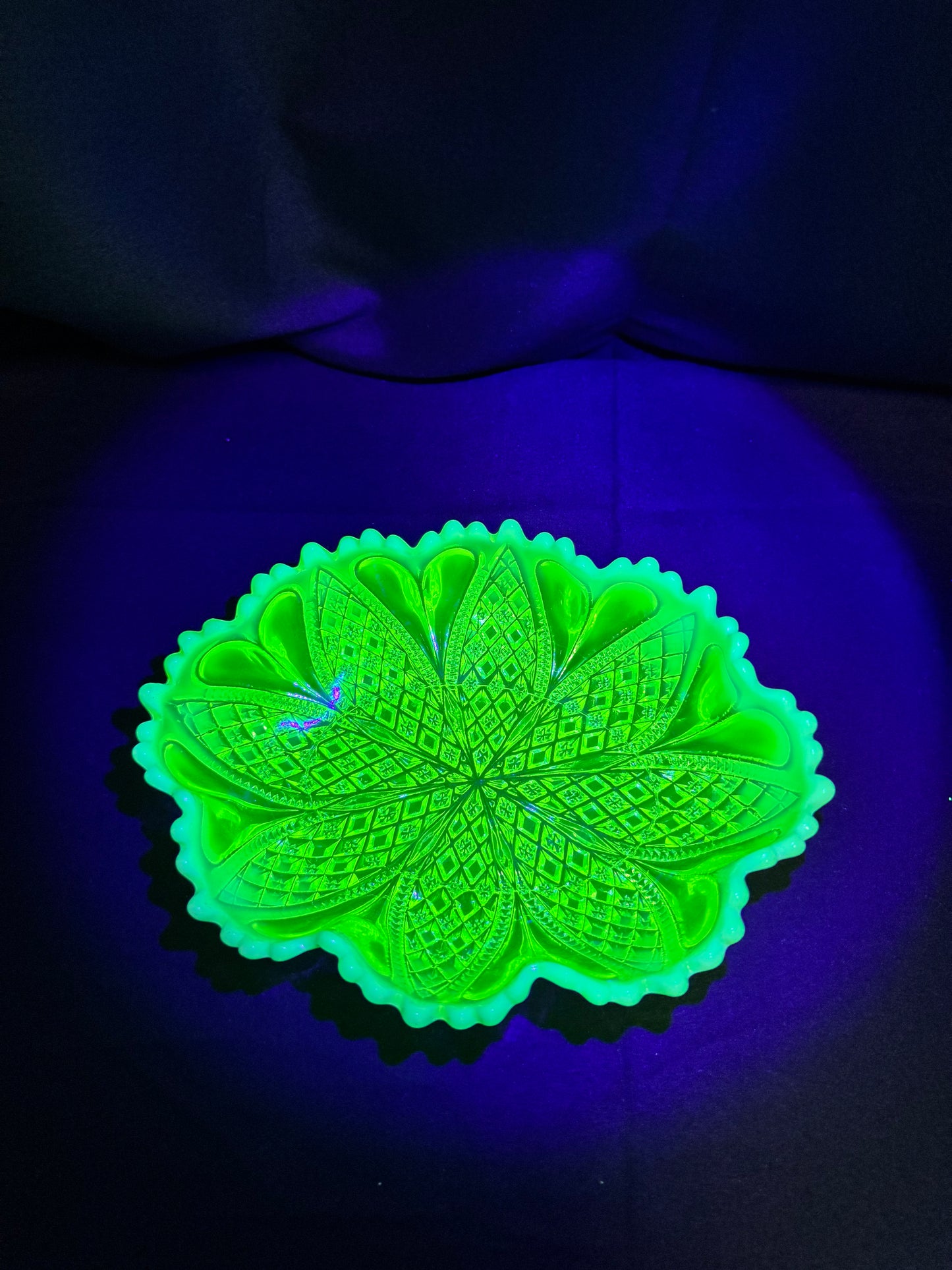 Uranium Glass Davidson Primrose Pearline “William and Mary” Ruffled Oval Bowl RD 413701