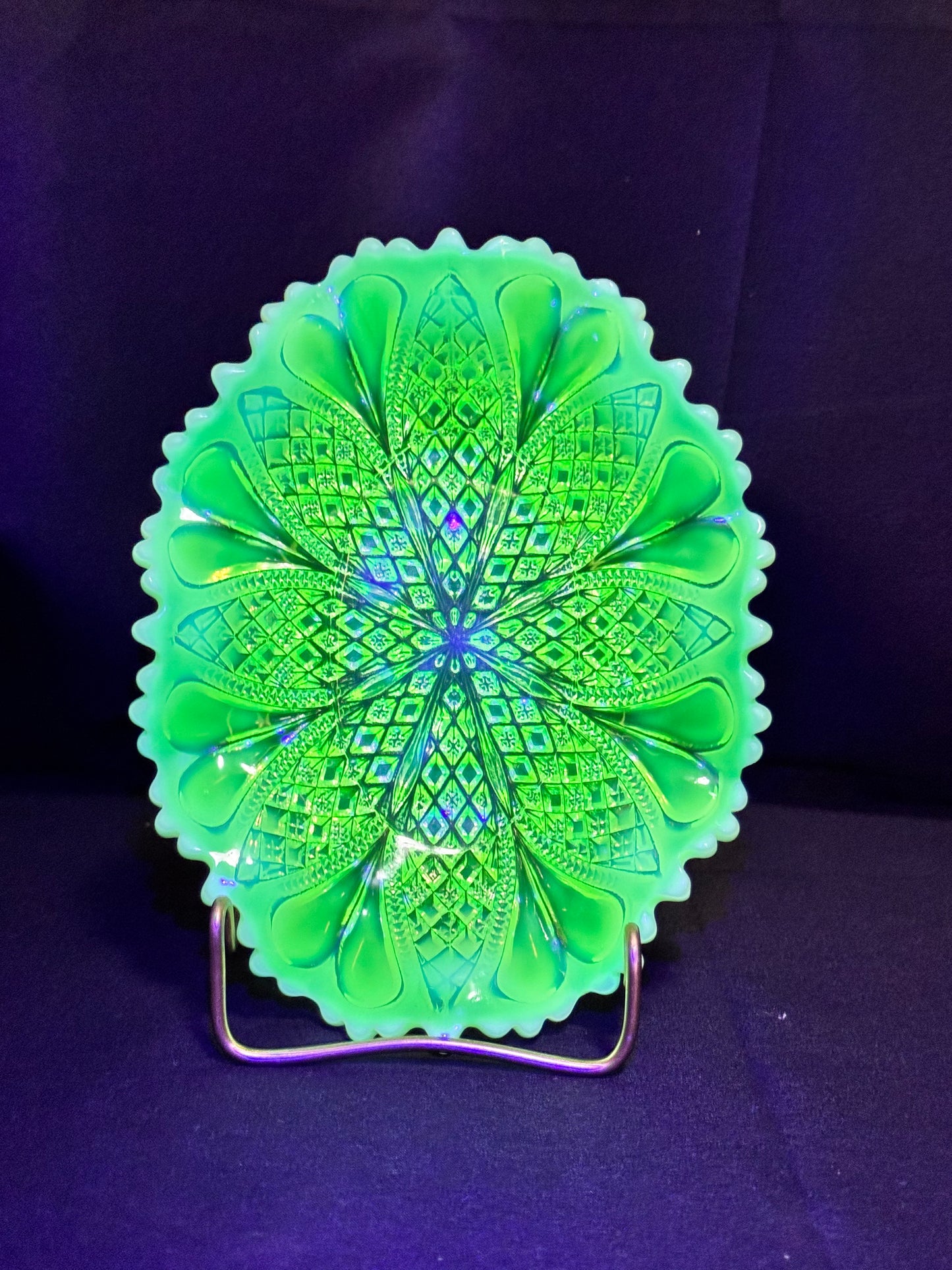 Uranium Glass Davidson Primrose Pearline “William and Mary” Ruffled Dish RD 413701