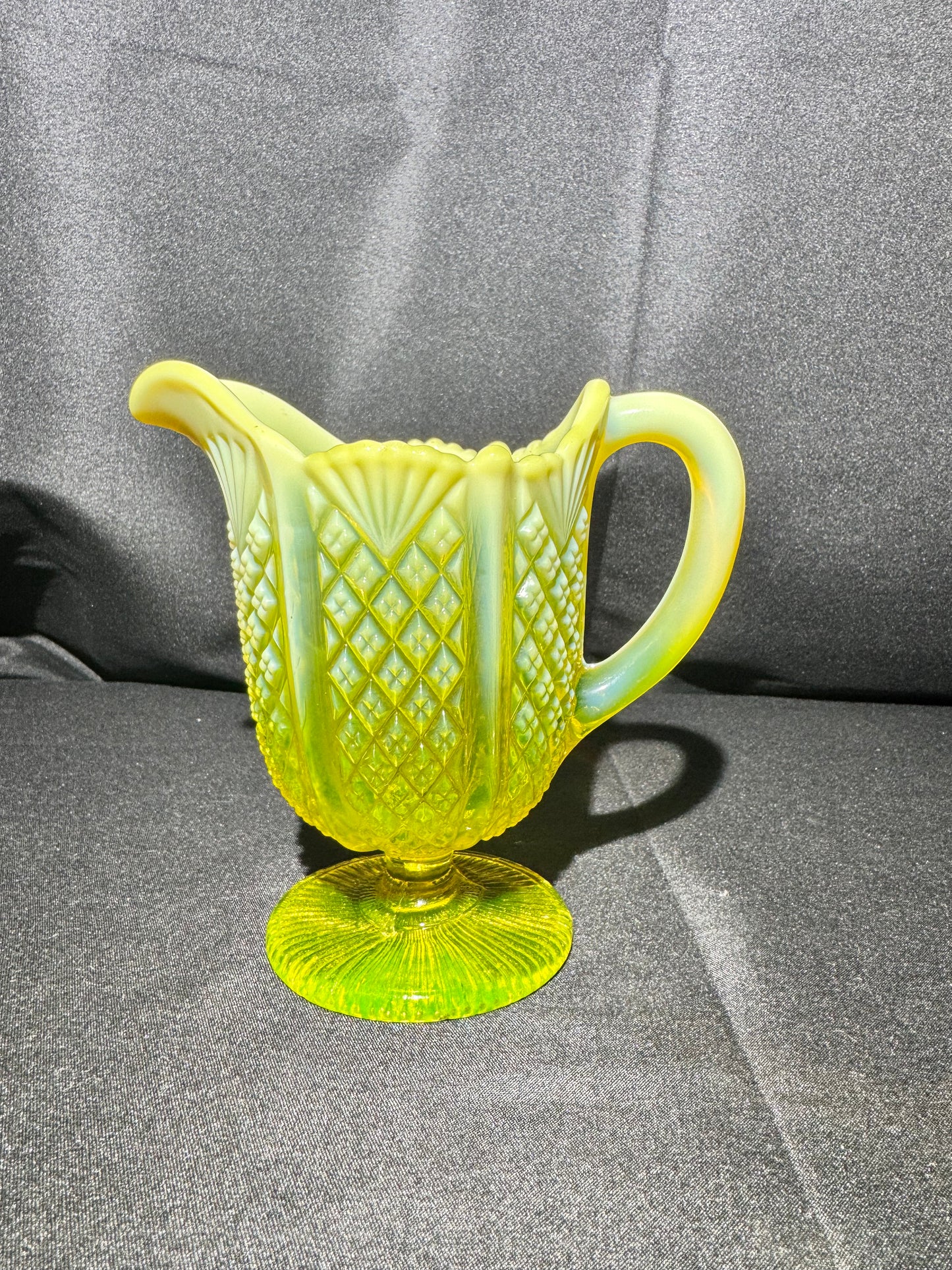 Davidson “Queen’s Crown” Primrose Pearline Uranium Glass Pedestal Creamer RD 320124