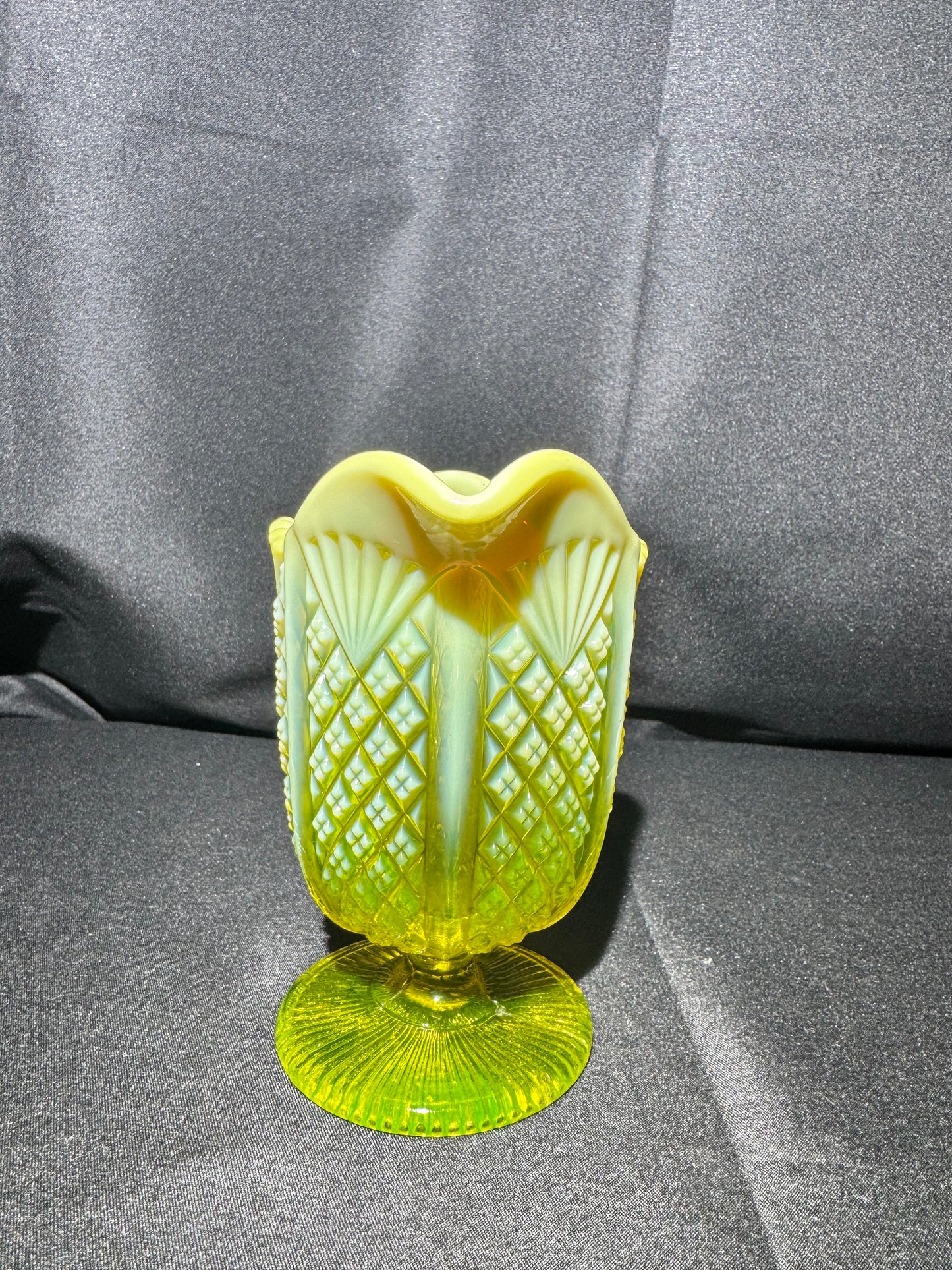 Davidson “Queen’s Crown” Primrose Pearline Uranium Glass Pedestal Creamer RD 320124