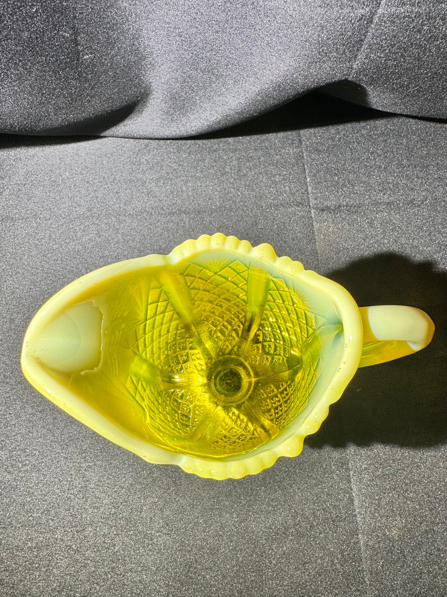 Davidson “Queen’s Crown” Primrose Pearline Uranium Glass Pedestal Creamer RD 320124