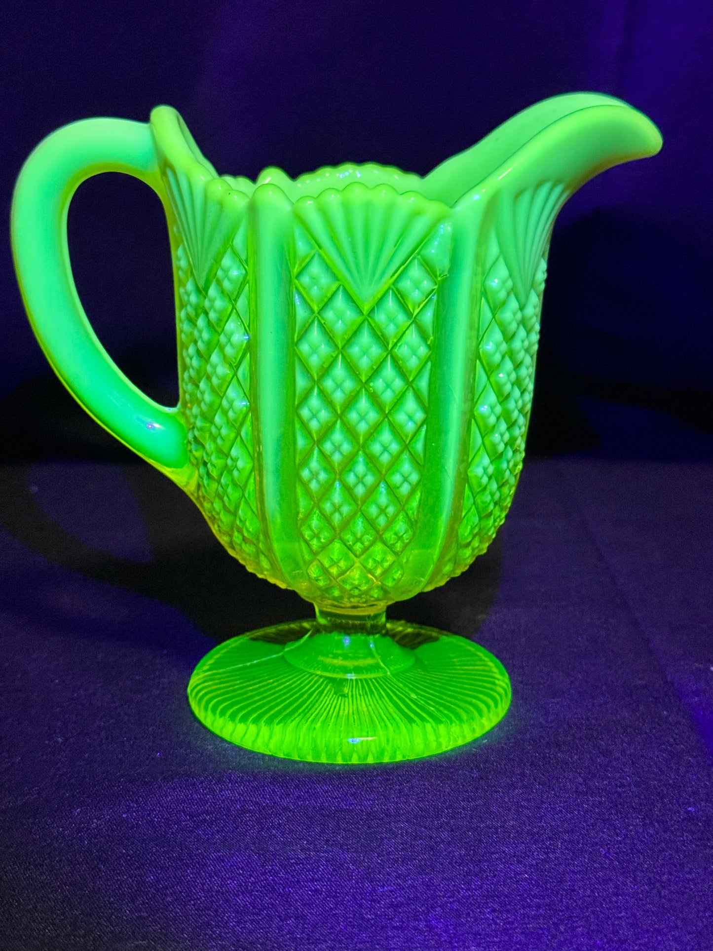 Davidson “Queen’s Crown” Primrose Pearline Uranium Glass Pedestal Creamer RD 320124