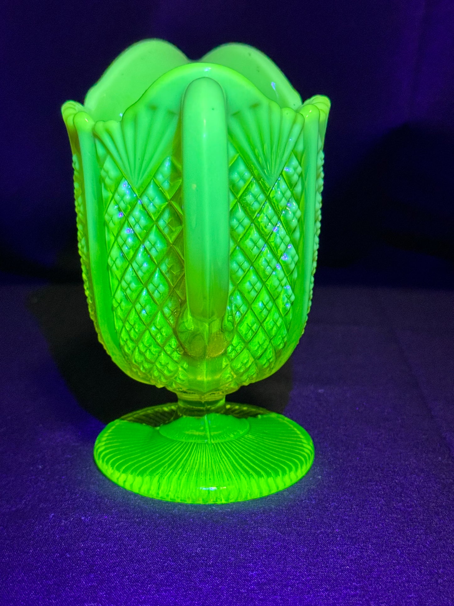Davidson “Queen’s Crown” Primrose Pearline Uranium Glass Pedestal Creamer RD 320124