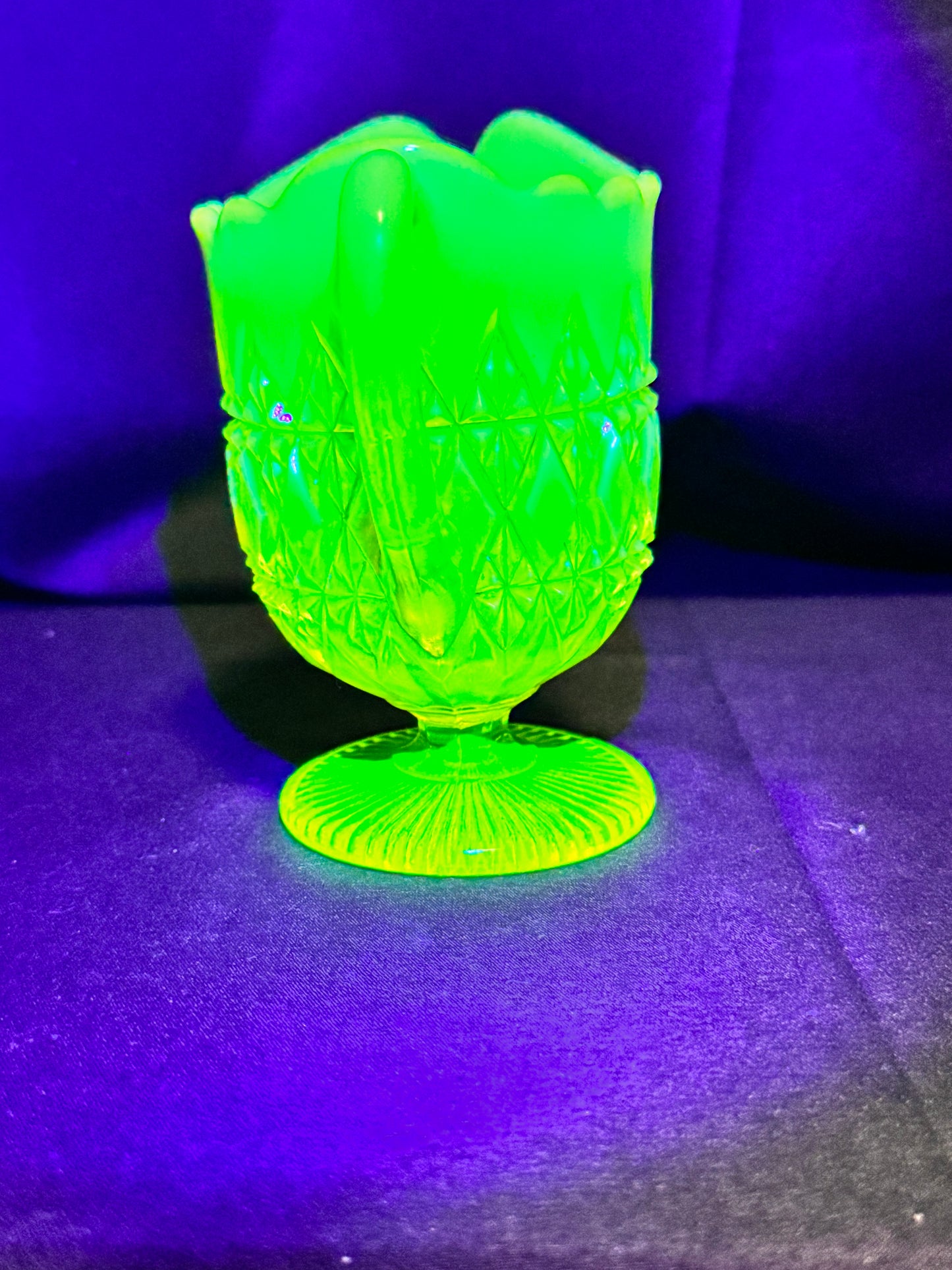 Uranium Glass - Davidson “Prince William” Primrose Pearline Pedestal Creamer RD217752 – 5”