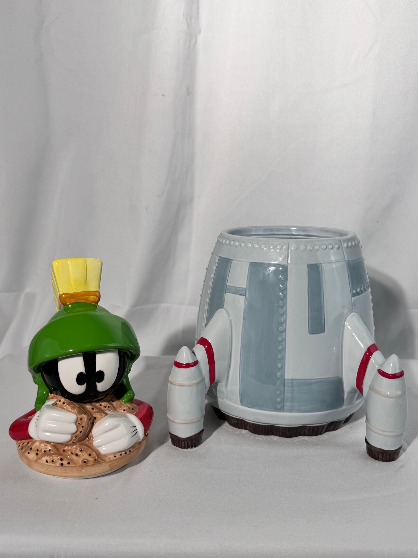 Marvin the Martian - Spaceship - 13” cookie jar - Warner Brothers- Looney Tunes - 1998