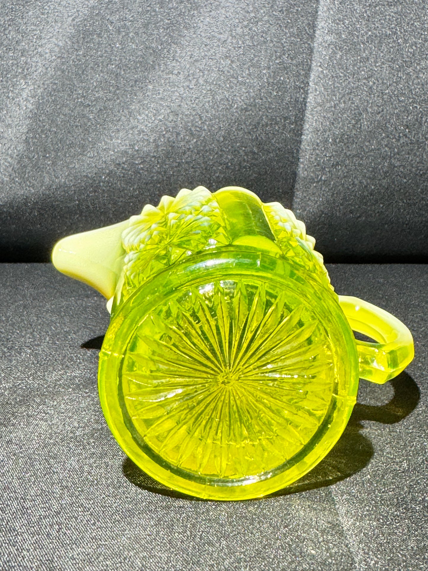 Uranium Davidson “Lady Chippendale” 3 1/2” Creamer RD176366 Primrose Pearline