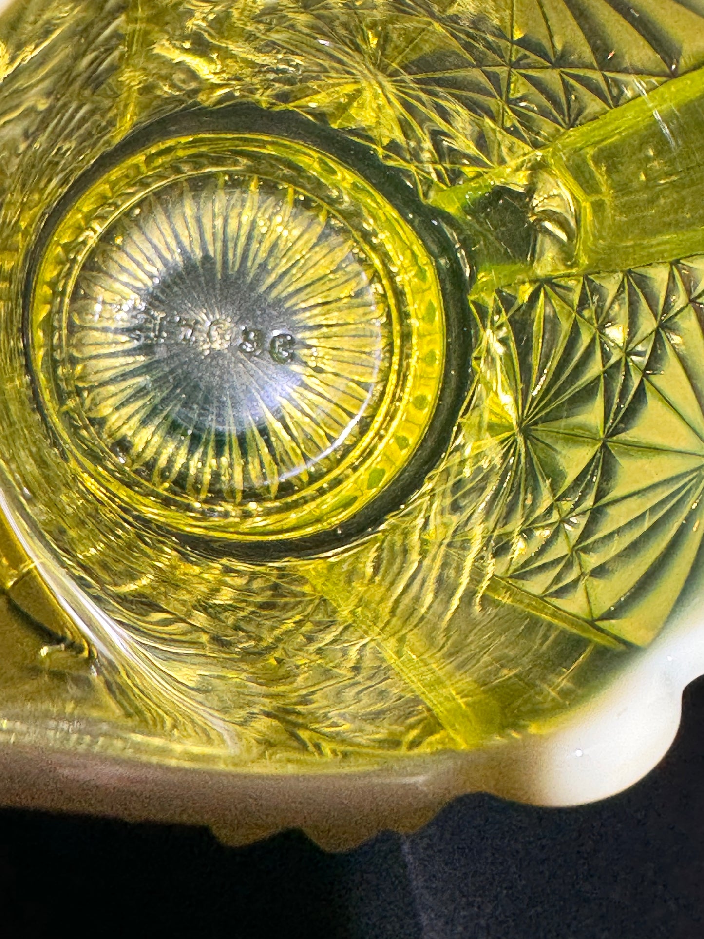 Uranium Davidson “Lady Chippendale” 3 1/2” Creamer RD176366 Primrose Pearline