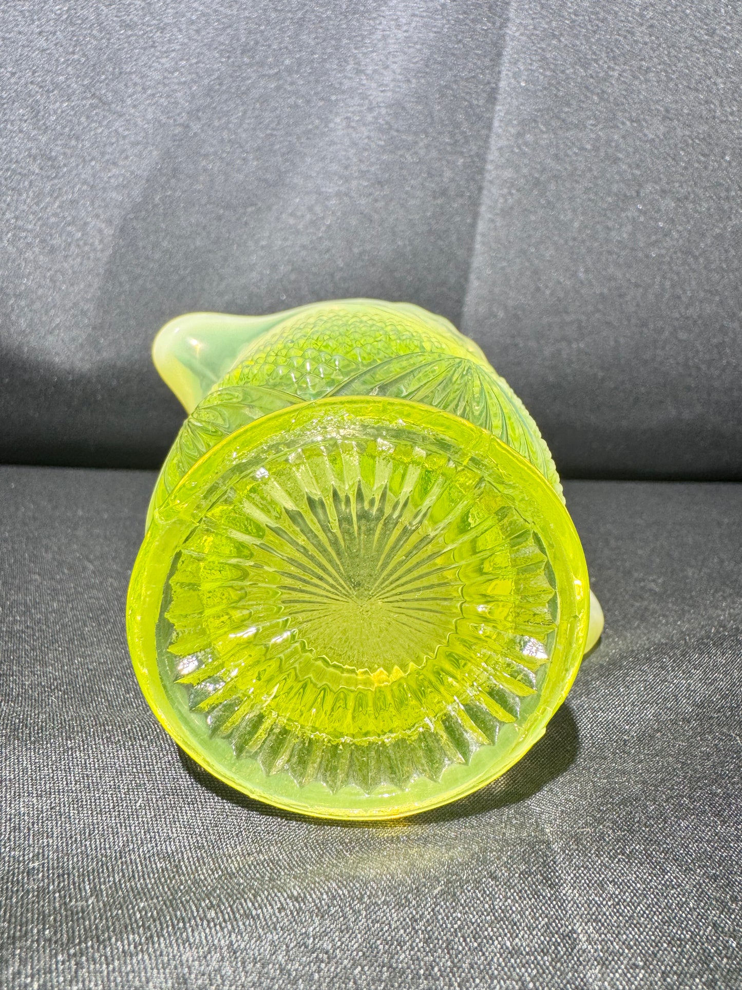 Uranium – Davidson “Lords and Ladies” Pearline Primrose Creamer RD 285342