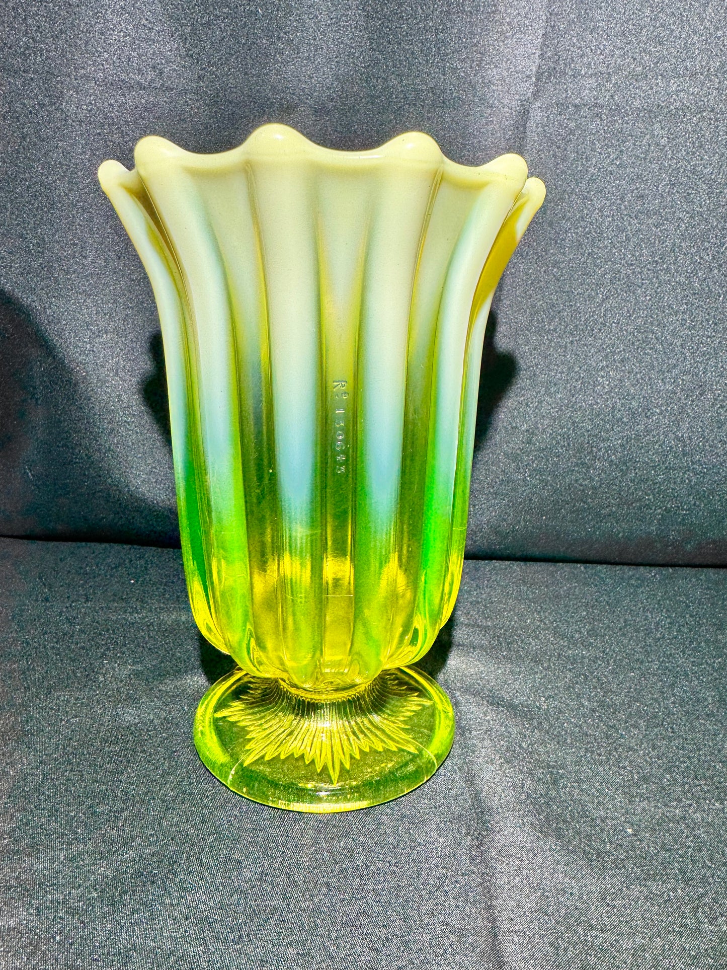 Uranium-Davidson “Brideshead” 7” Vase – Pearline Primrose – RD 130643
