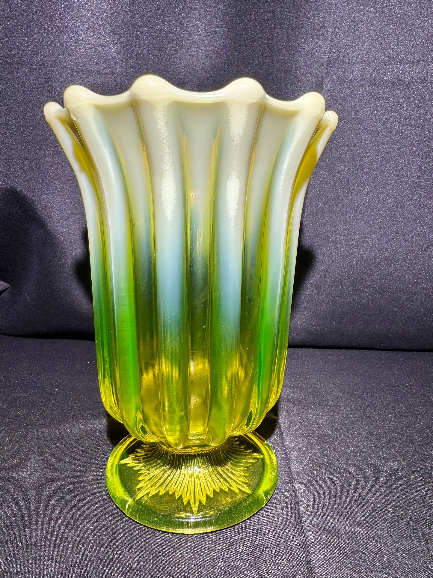 Uranium-Davidson “Brideshead” 7” Vase – Pearline Primrose – RD 130643
