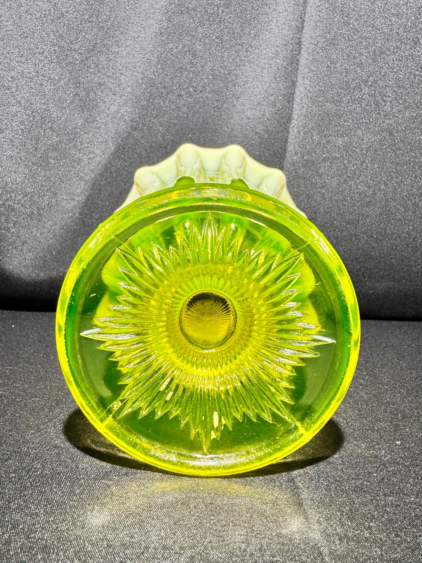 Uranium-Davidson “Brideshead” 7” Vase – Pearline Primrose – RD 130643
