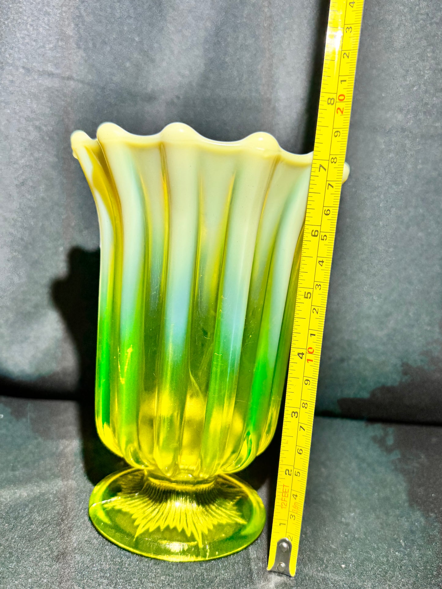 Uranium-Davidson “Brideshead” 7” Vase – Pearline Primrose – RD 130643