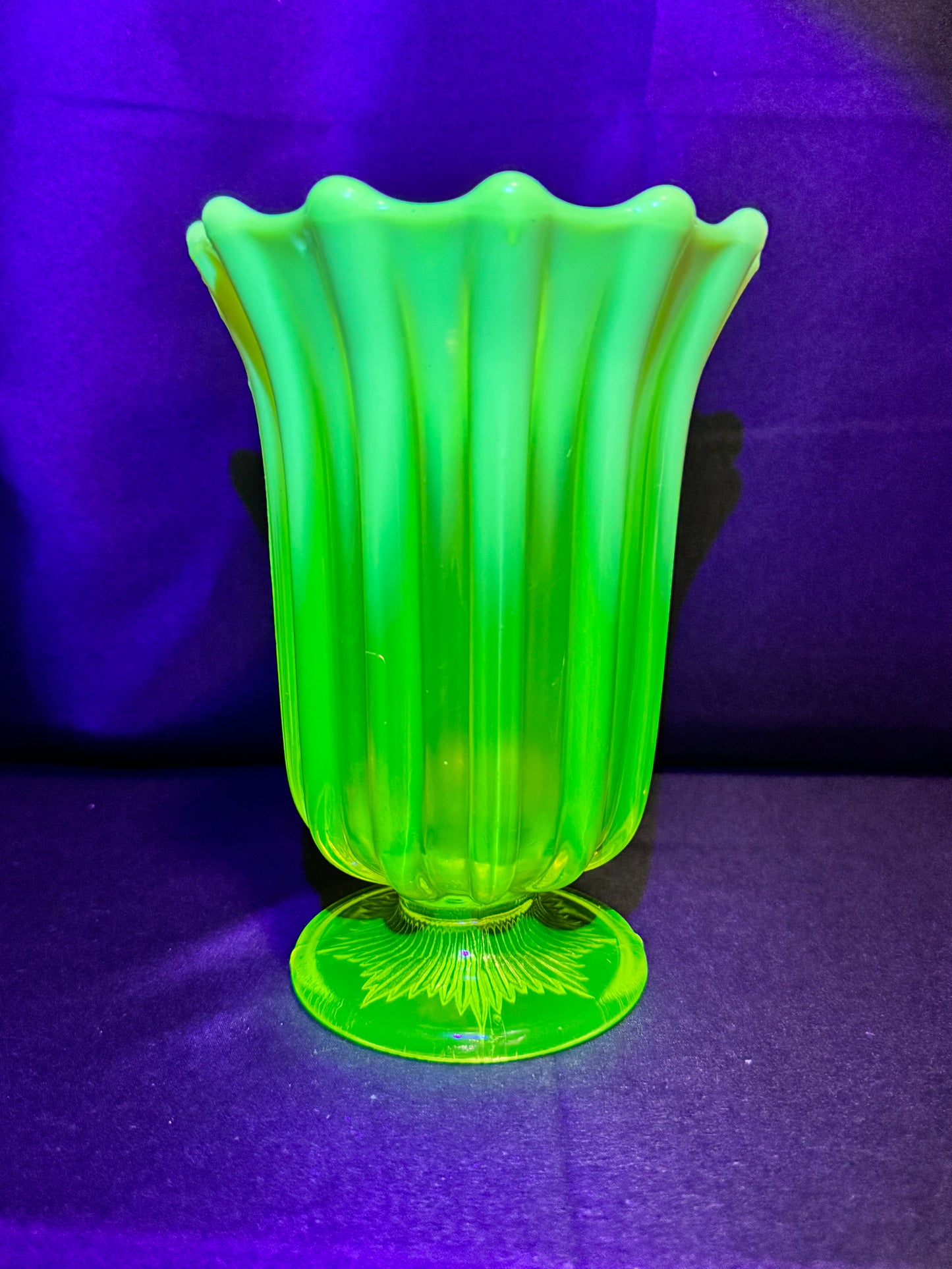 Uranium-Davidson “Brideshead” 7” Vase – Pearline Primrose – RD 130643