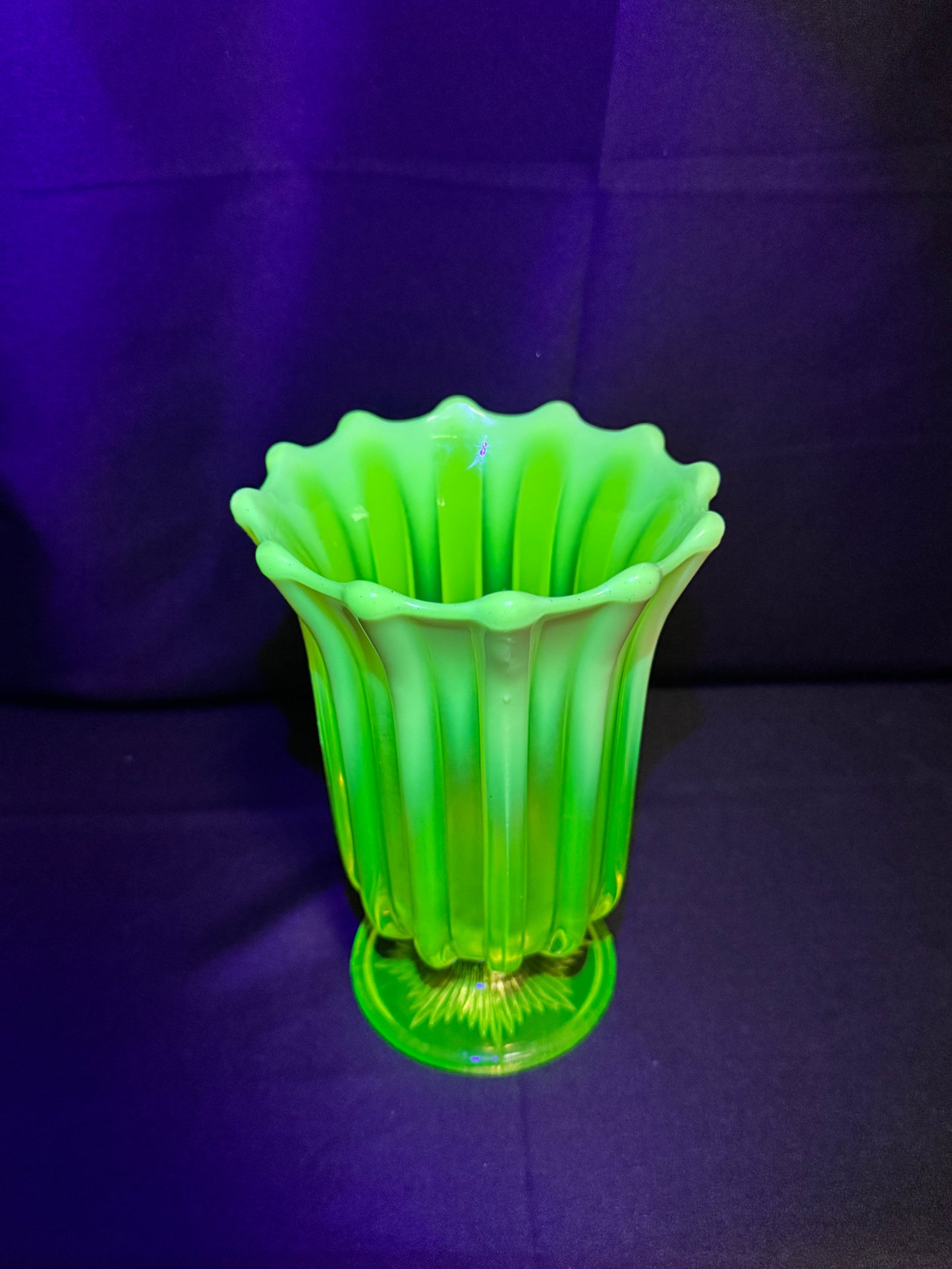 Uranium-Davidson “Brideshead” 7” Vase – Pearline Primrose – RD 130643
