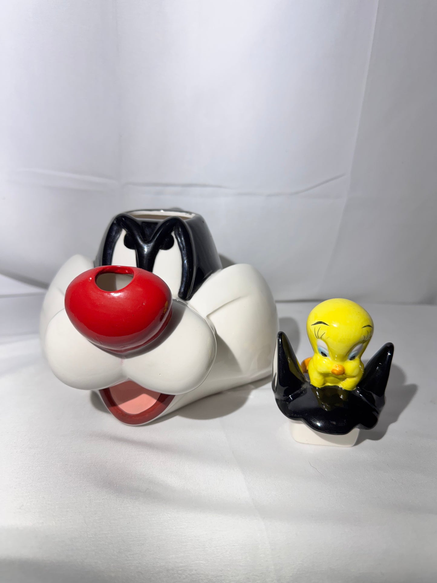 Tweety Bird & Sylvester Teapot – Warner Brothers Looney Tunes – 1999