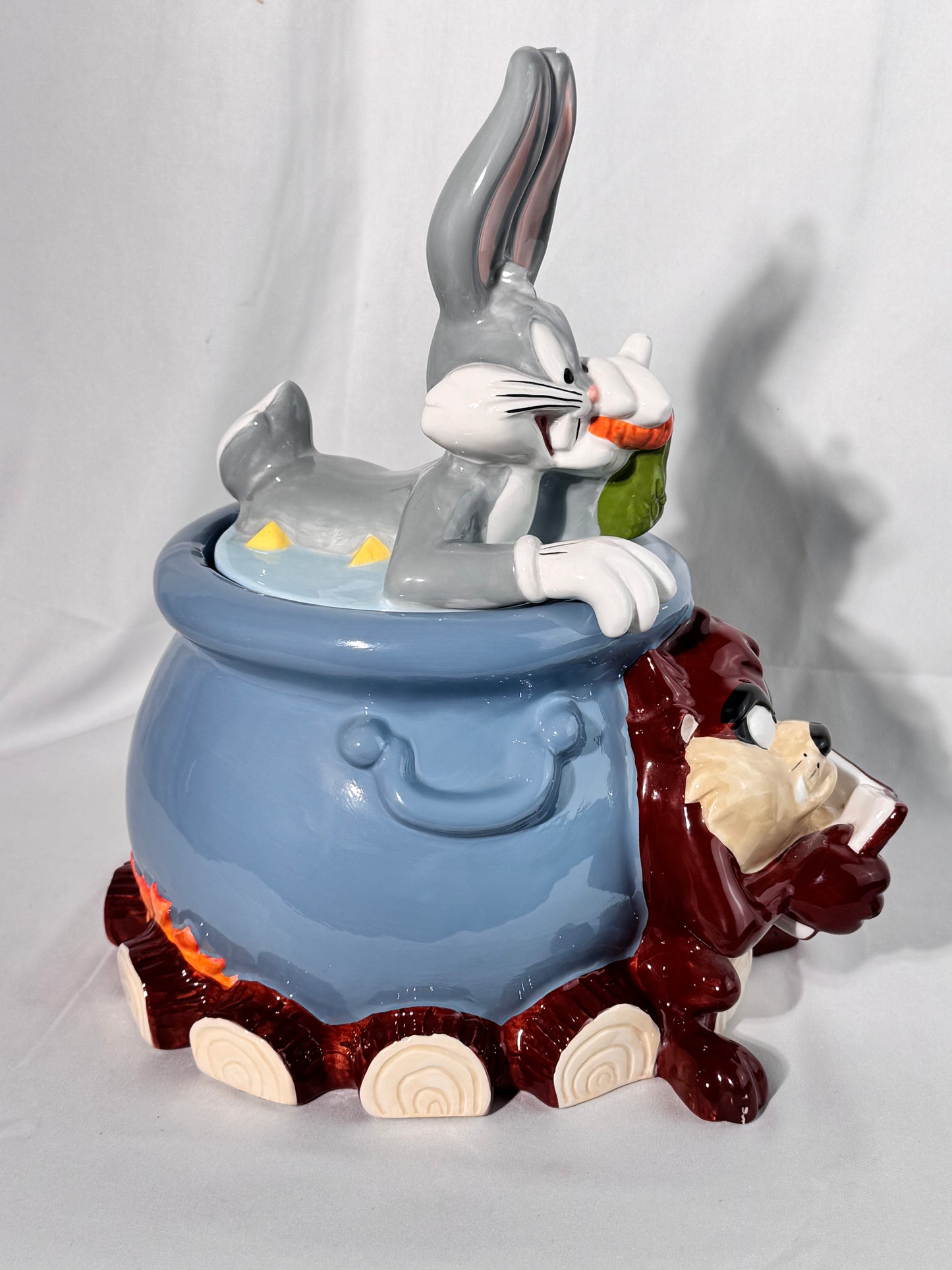 Bugs Bunny and Taz cauldron - cookie jar- Looney Tunes-Warner Brothers- 1998