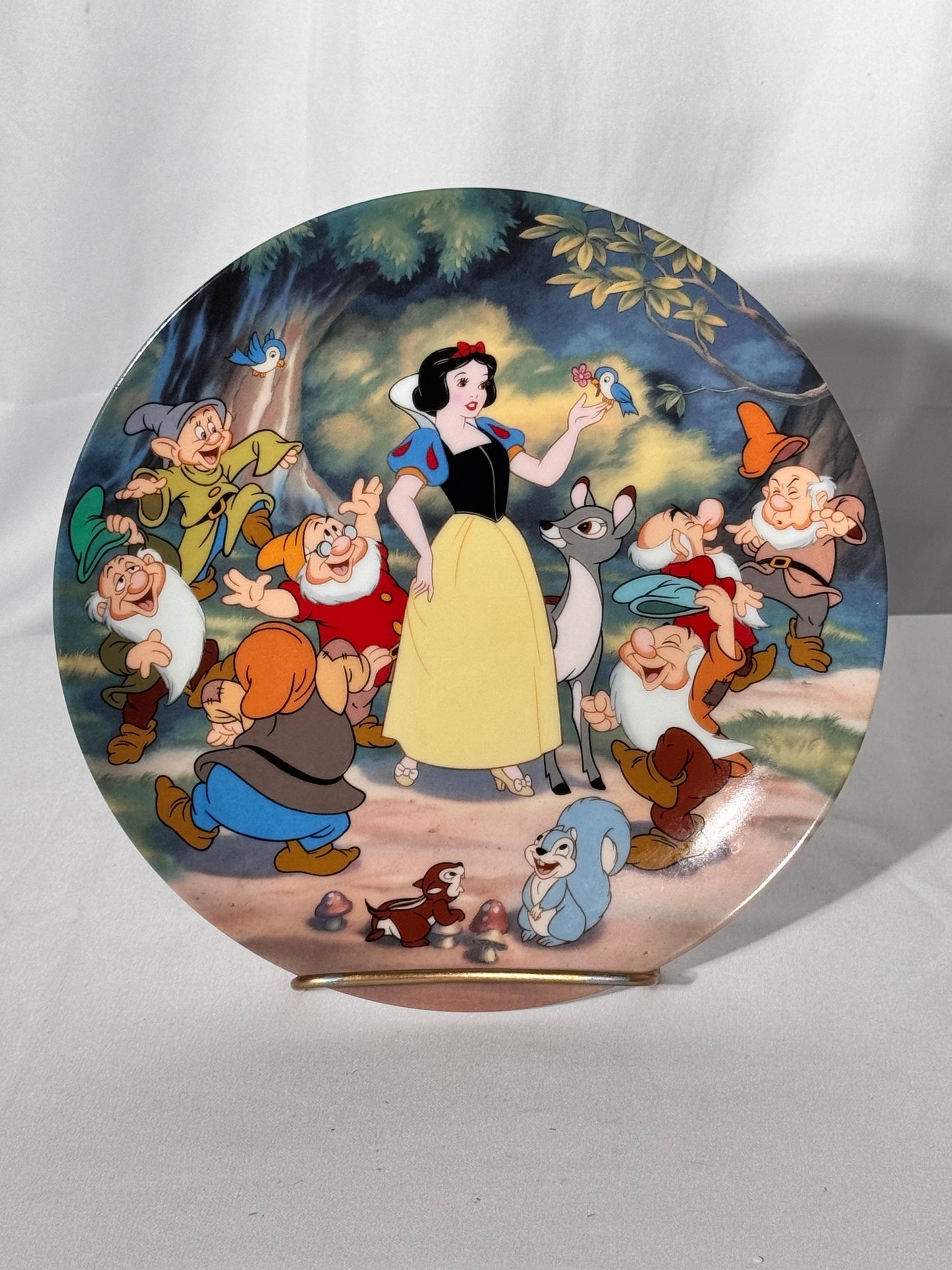 Snow White, and the seven dwarfs-collector plate - # 5824a- Disney treasured moments