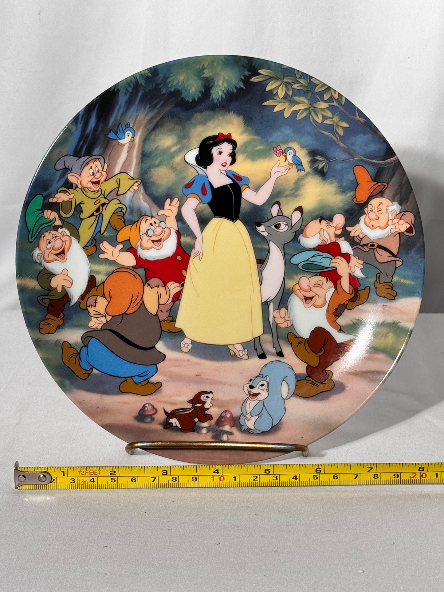 Snow White, and the seven dwarfs-collector plate - # 5824a- Disney treasured moments