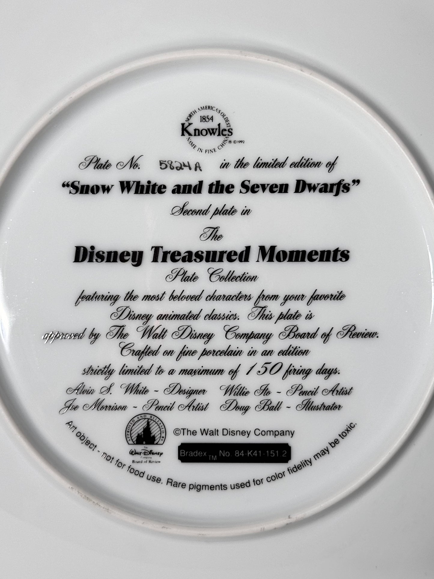 Snow White, and the seven dwarfs-collector plate - # 5824a- Disney treasured moments