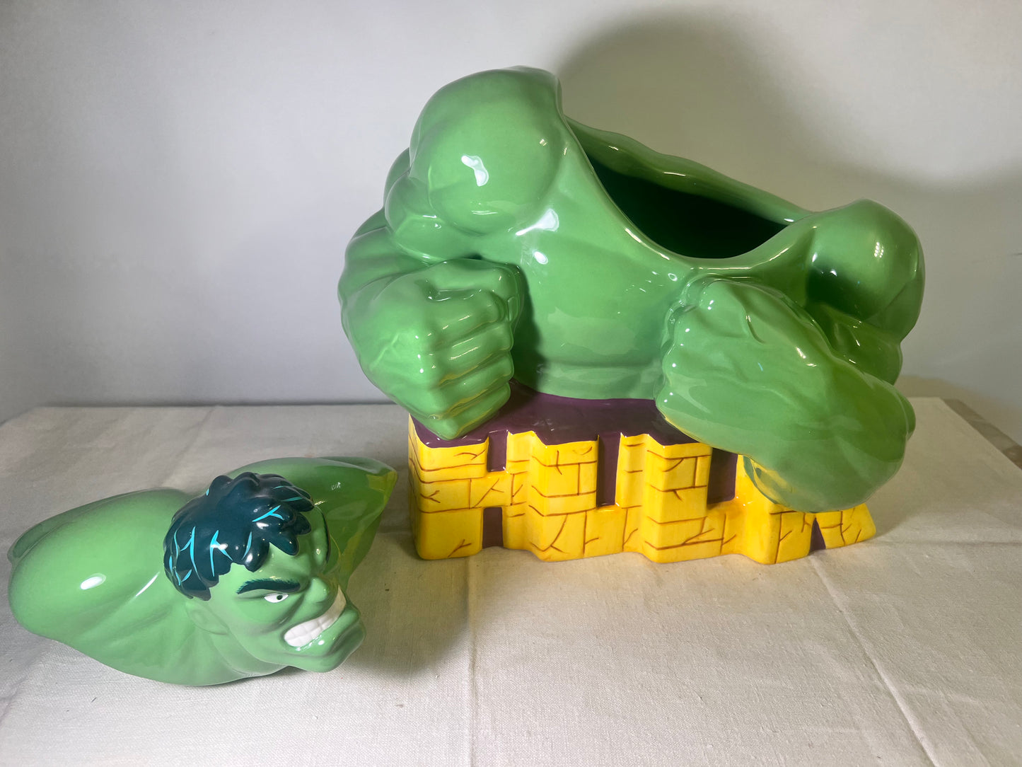 11” Hulk -Ceramic-Cookie Jar- Star- Limited Edition 287/1000- marvel- 1998