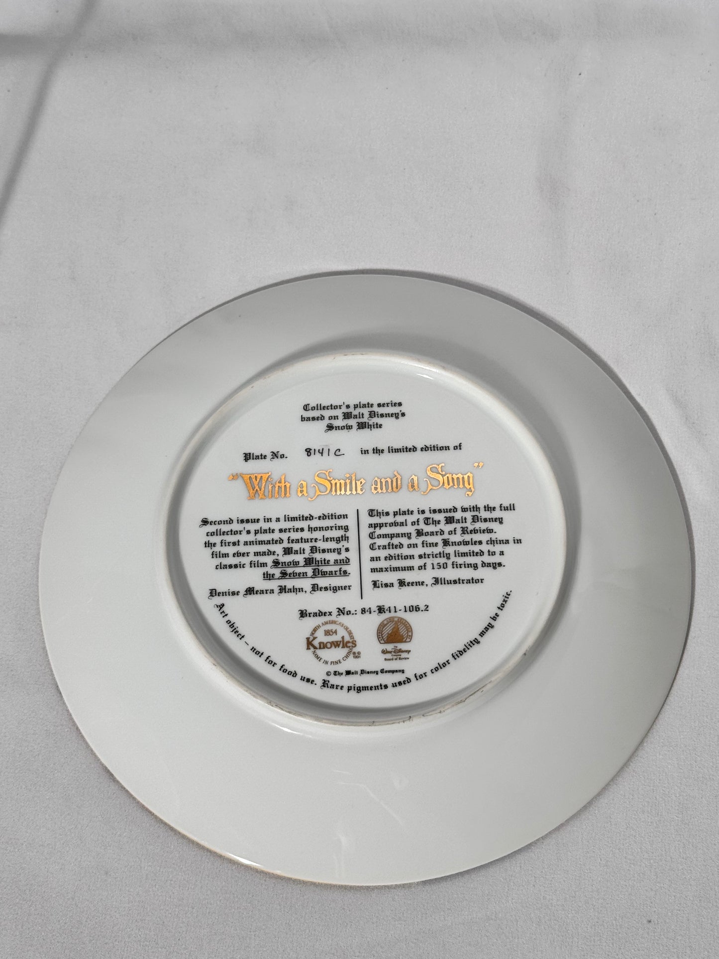 Snow White-collectors plate-with a smile in a song-plate number 8141C- Walt Disney-Knowles