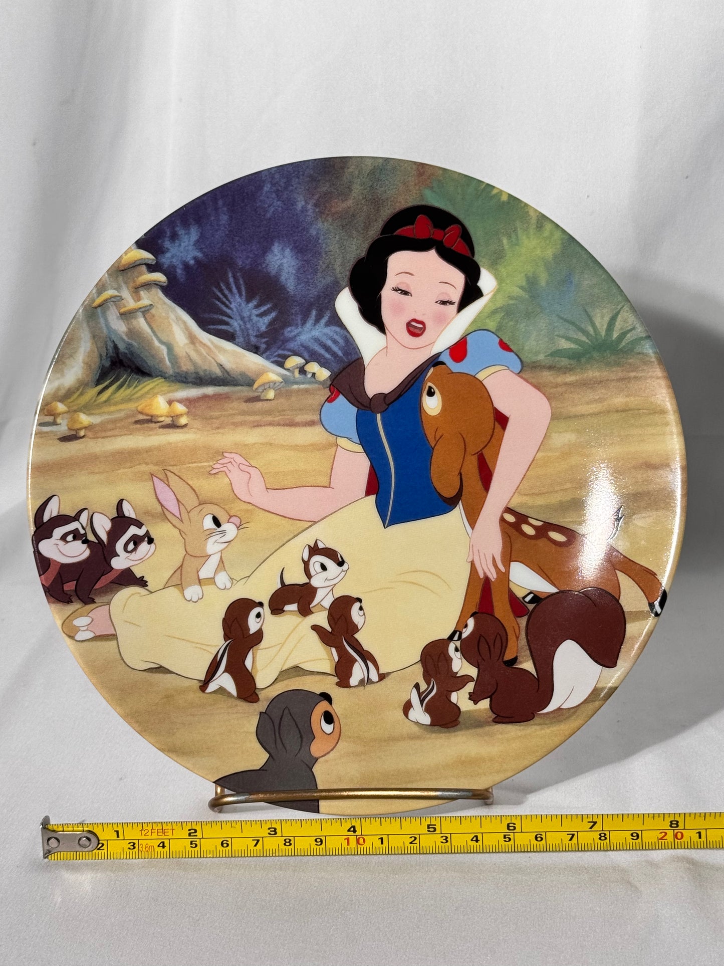 Snow White-collectors plate-with a smile in a song-plate number 8141C- Walt Disney-Knowles
