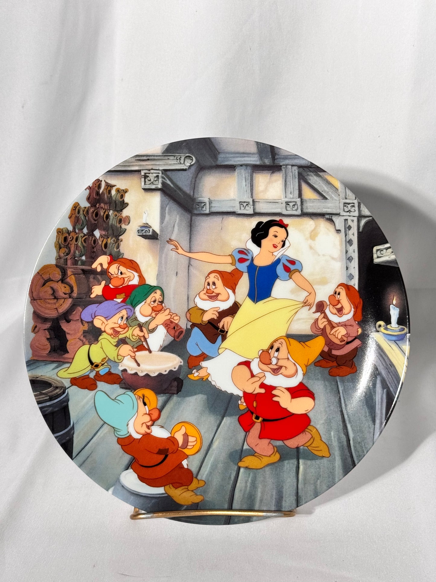 Snow White, and the seven dwarfs-collector plate -Knowles- Disney- the dance of Snow White and the seven dwarfs-original box with certificate