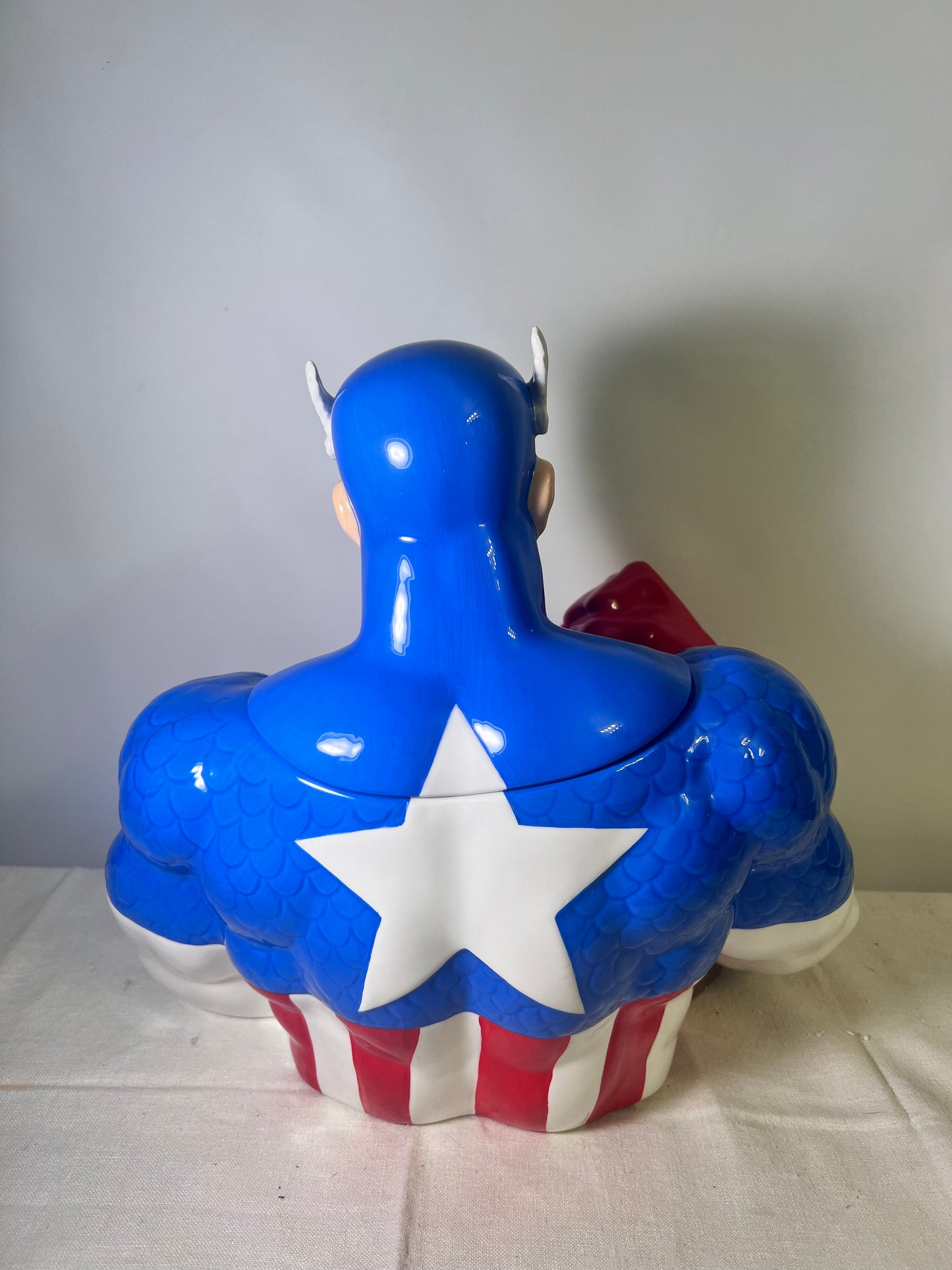 Captain America -12 1/2” cookie jar- Star-limited edition- 504/1000- 1998