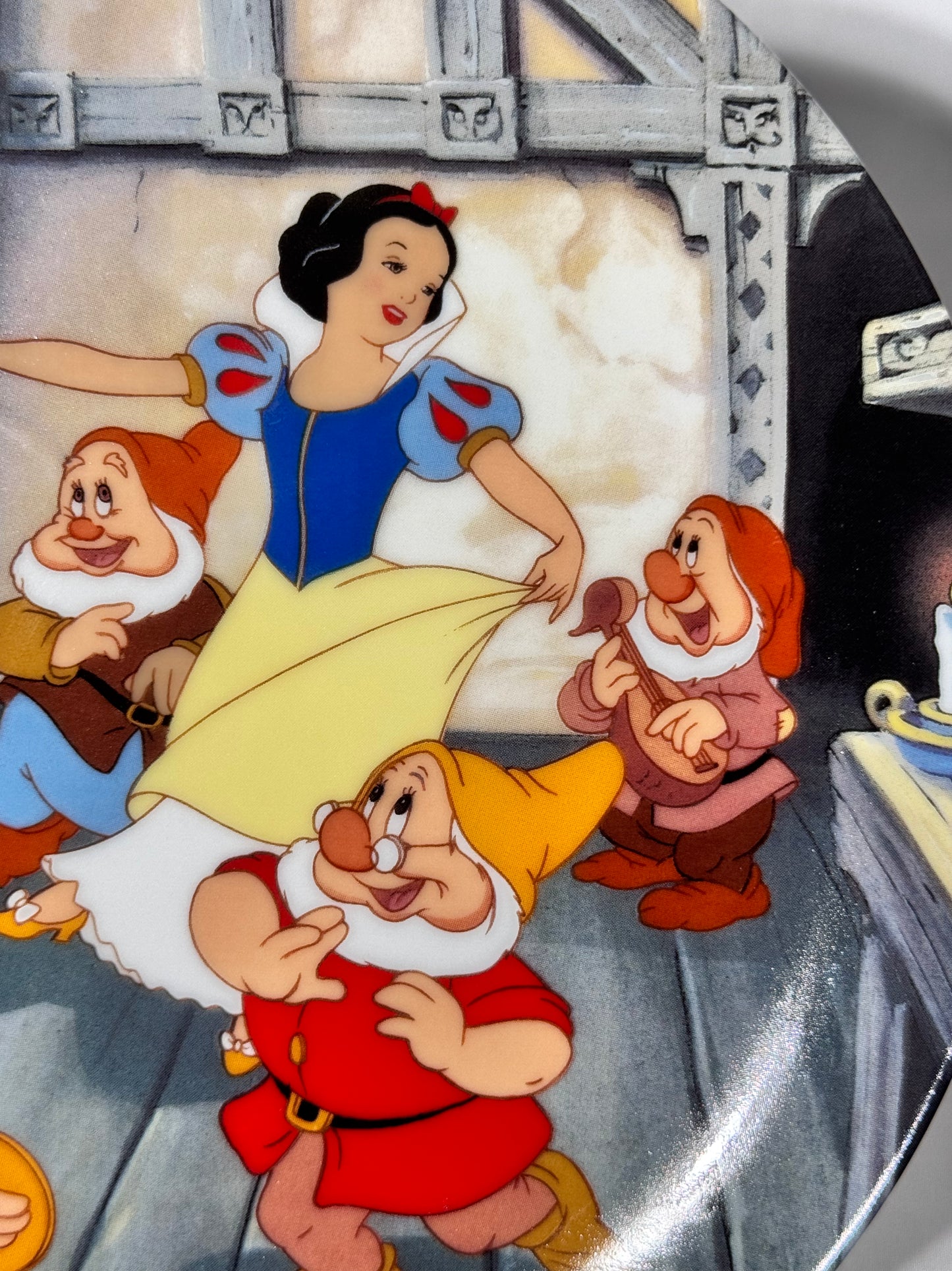 Snow White, and the seven dwarfs-collector plate -Knowles- Disney- the dance of Snow White and the seven dwarfs-original box with certificate