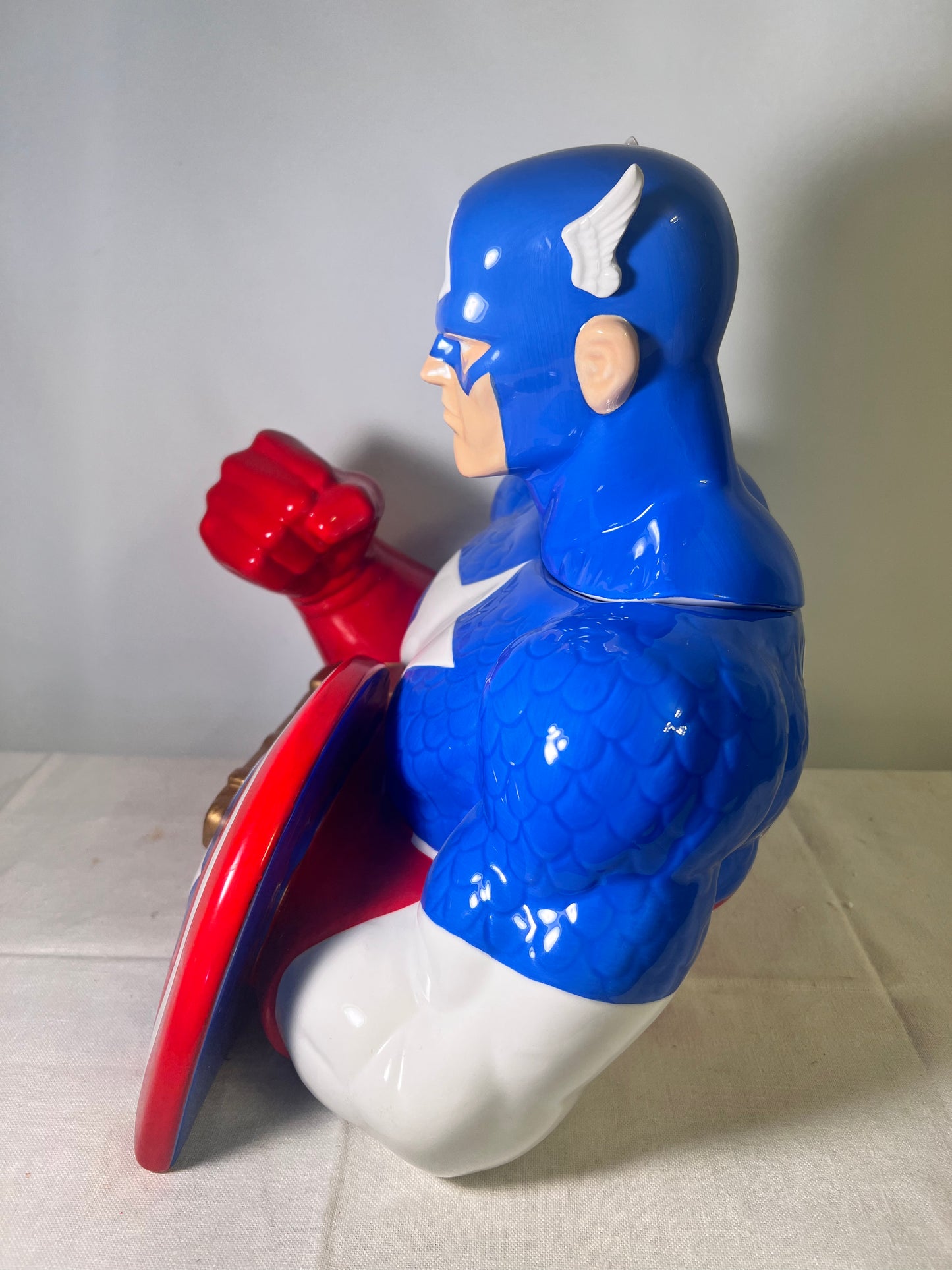 Captain America -12 1/2” cookie jar- Star-limited edition- 504/1000- 1998