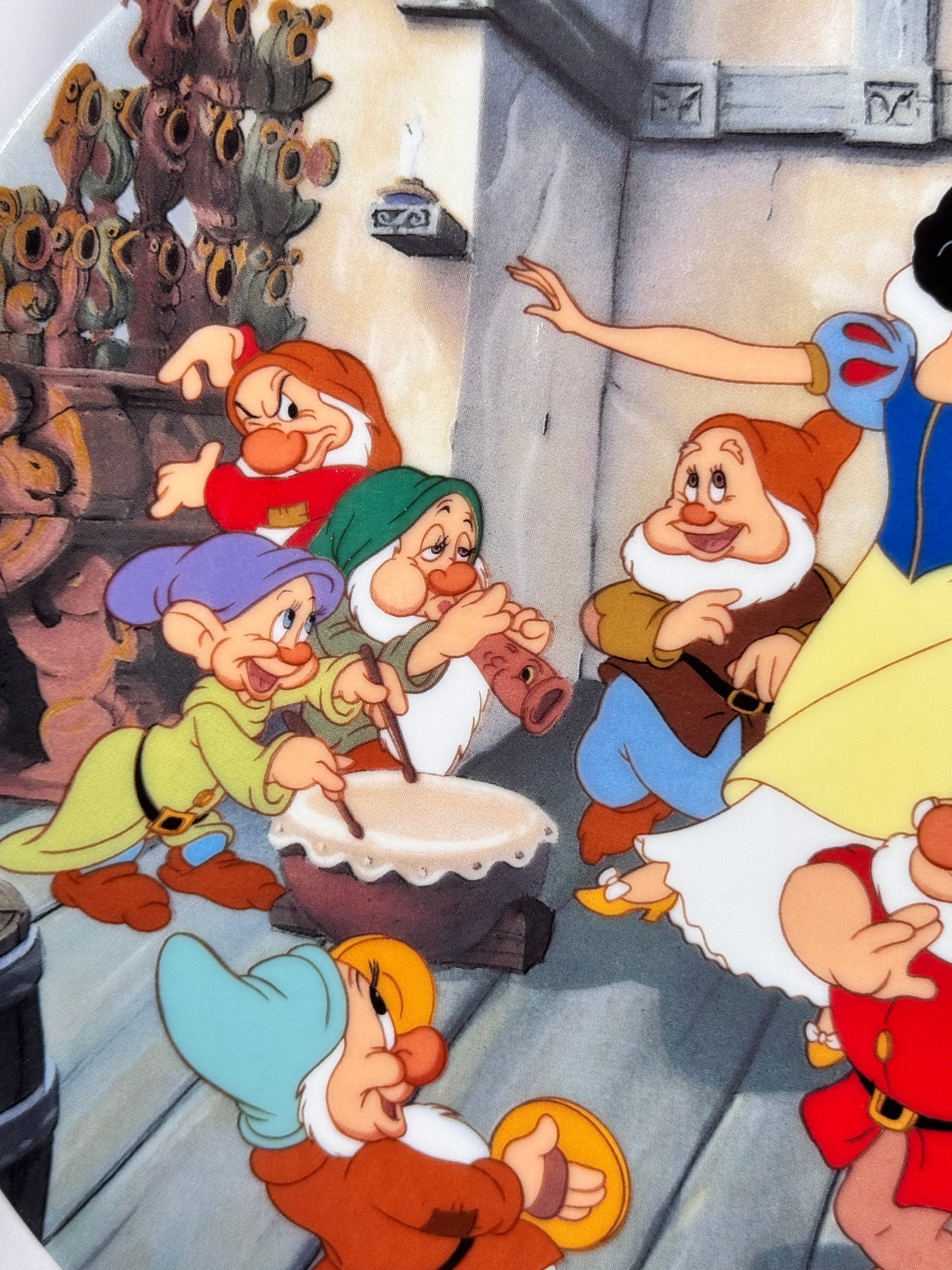 Snow White, and the seven dwarfs-collector plate -Knowles- Disney- the dance of Snow White and the seven dwarfs-original box with certificate