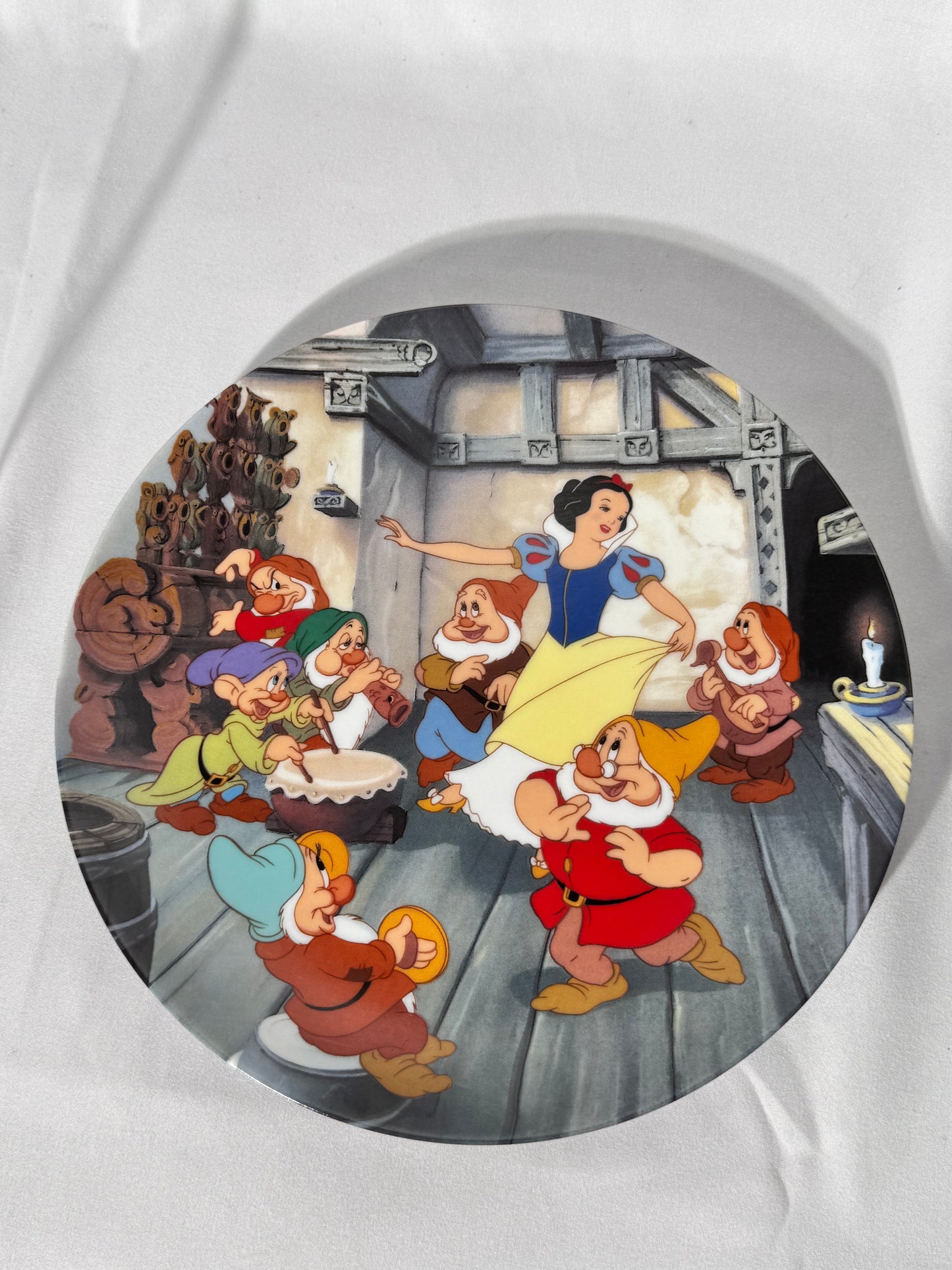 Snow White, and the seven dwarfs-collector plate -Knowles- Disney- the dance of Snow White and the seven dwarfs-original box with certificate
