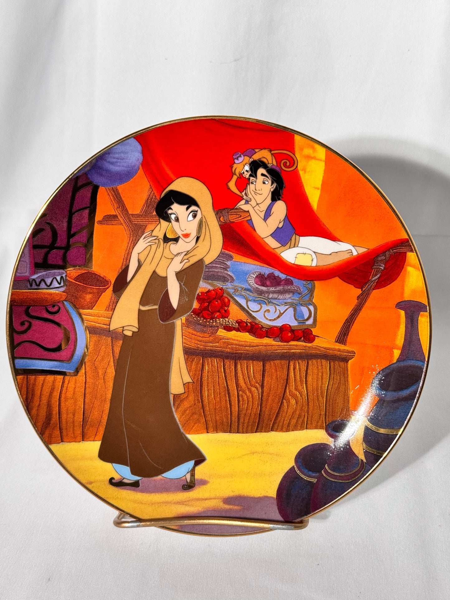 Aladdin-collectors plate-the Bradford exchange-Aladdin in love -plate number 2324A -Disney-gold trim