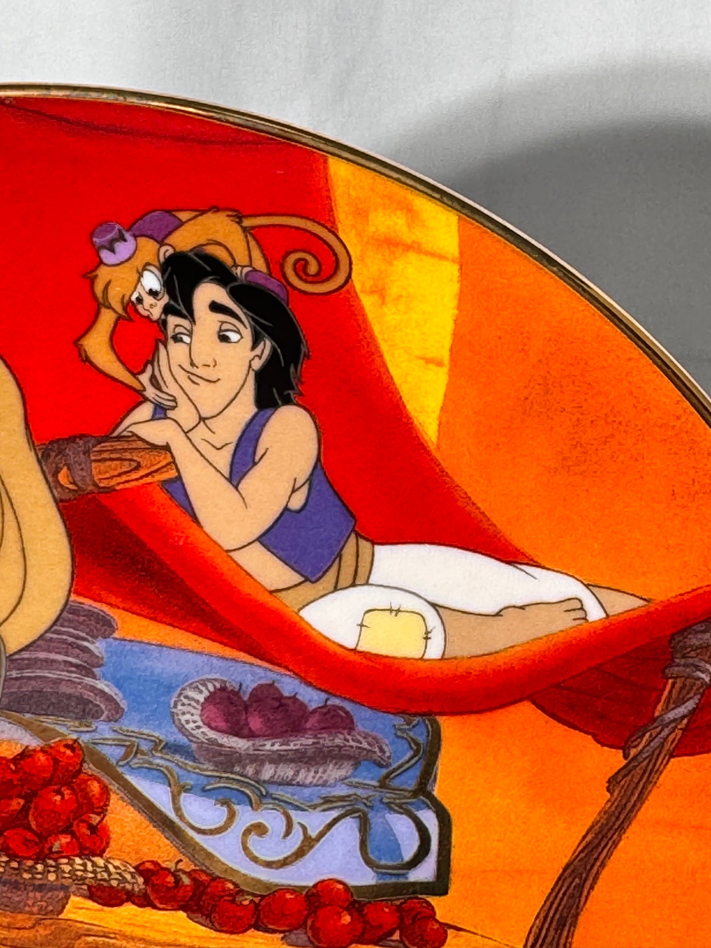 Aladdin-collectors plate-the Bradford exchange-Aladdin in love -plate number 2324A -Disney-gold trim