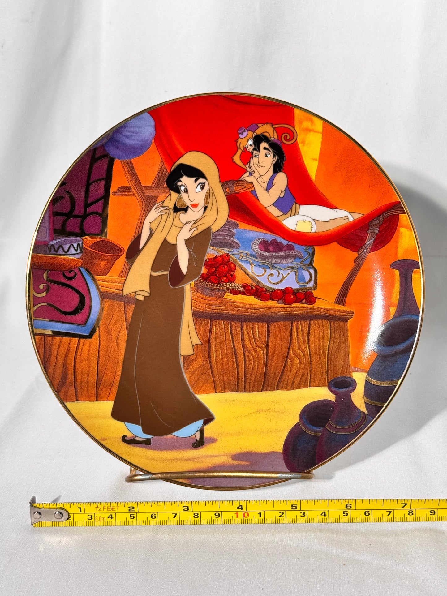 Aladdin-collectors plate-the Bradford exchange-Aladdin in love -plate number 2324A -Disney-gold trim