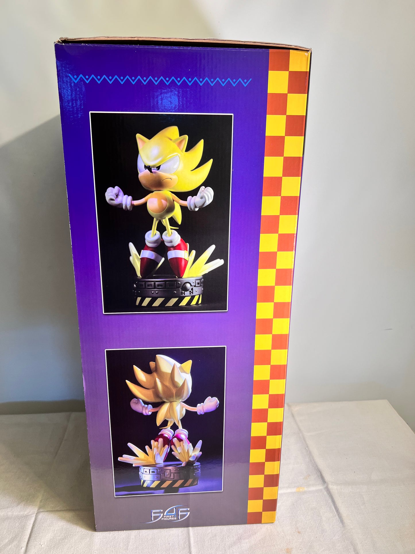 Super Sonic - 15” First 4 figure-limited edition #206