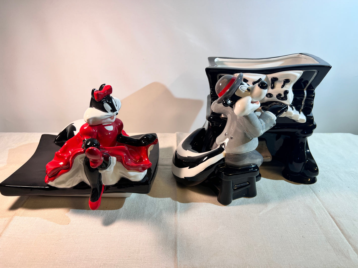Pepe Le Pew & Penelope playing piano- 12 1/2” Cookie jar- Warner Brothers- 1999