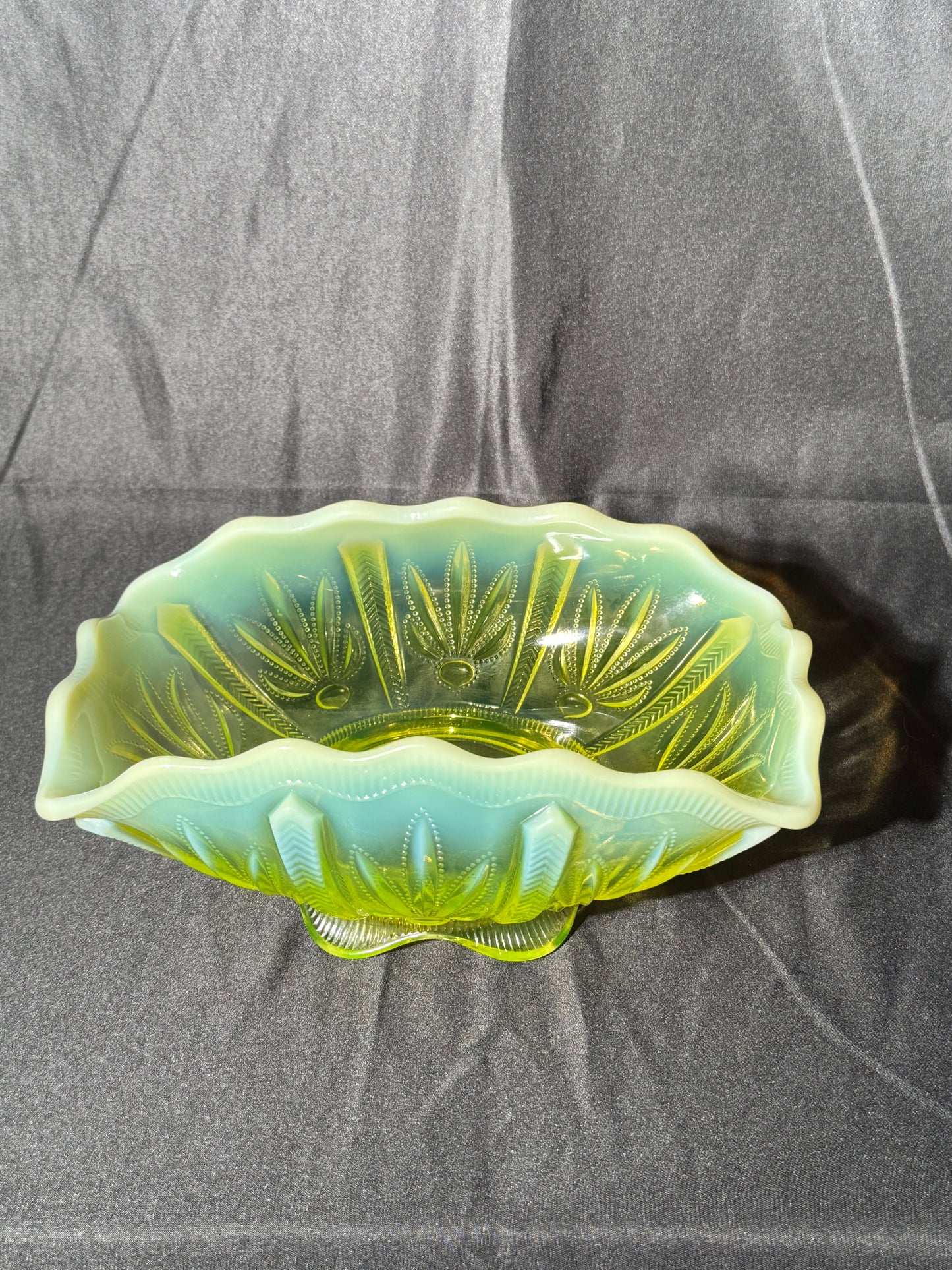 Uranium- Fenton -Cactus- rectangle footed bowl- topaz opalescent - early 20th century-