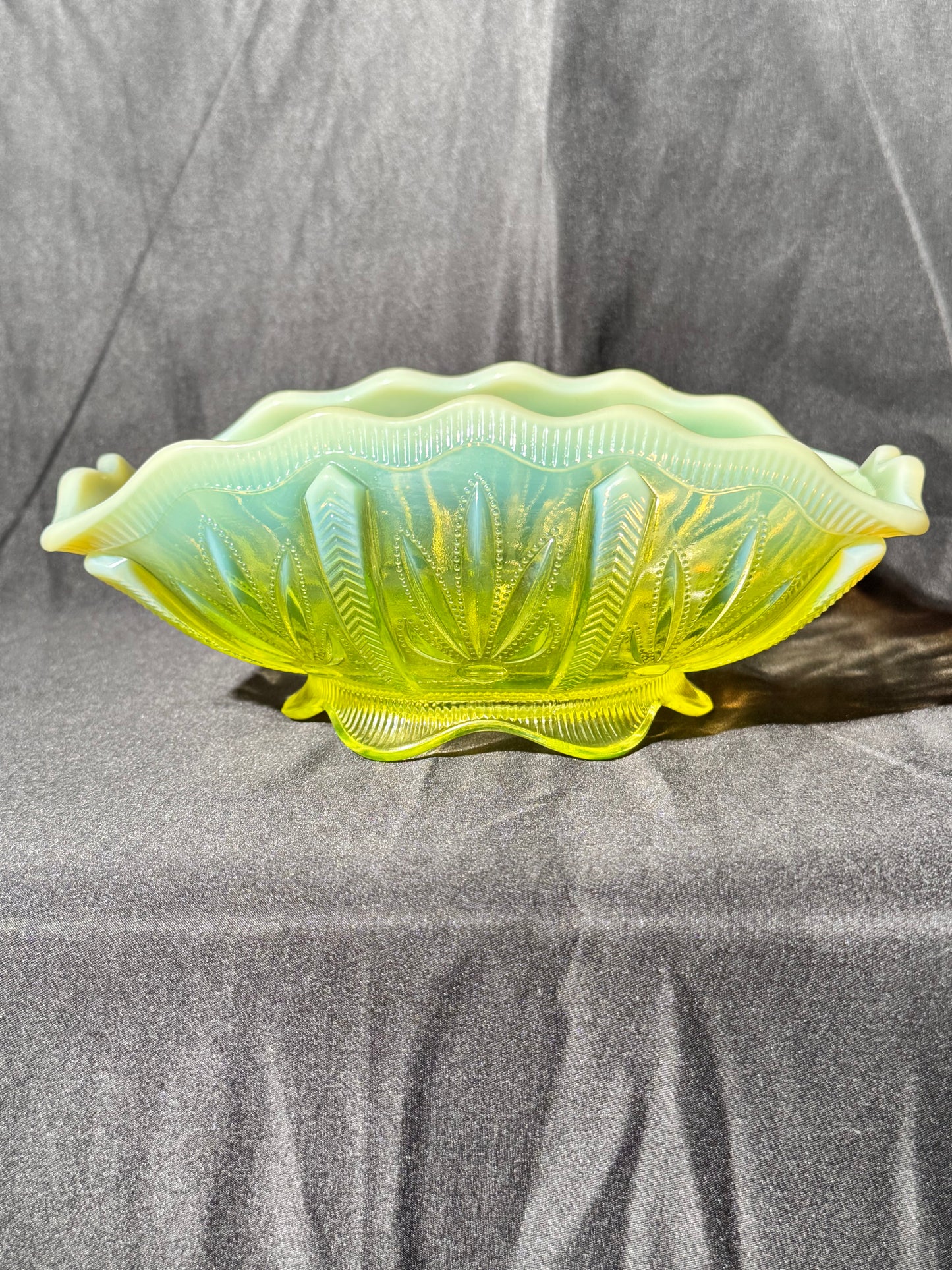 Uranium- Fenton -Cactus- rectangle footed bowl- topaz opalescent - early 20th century-
