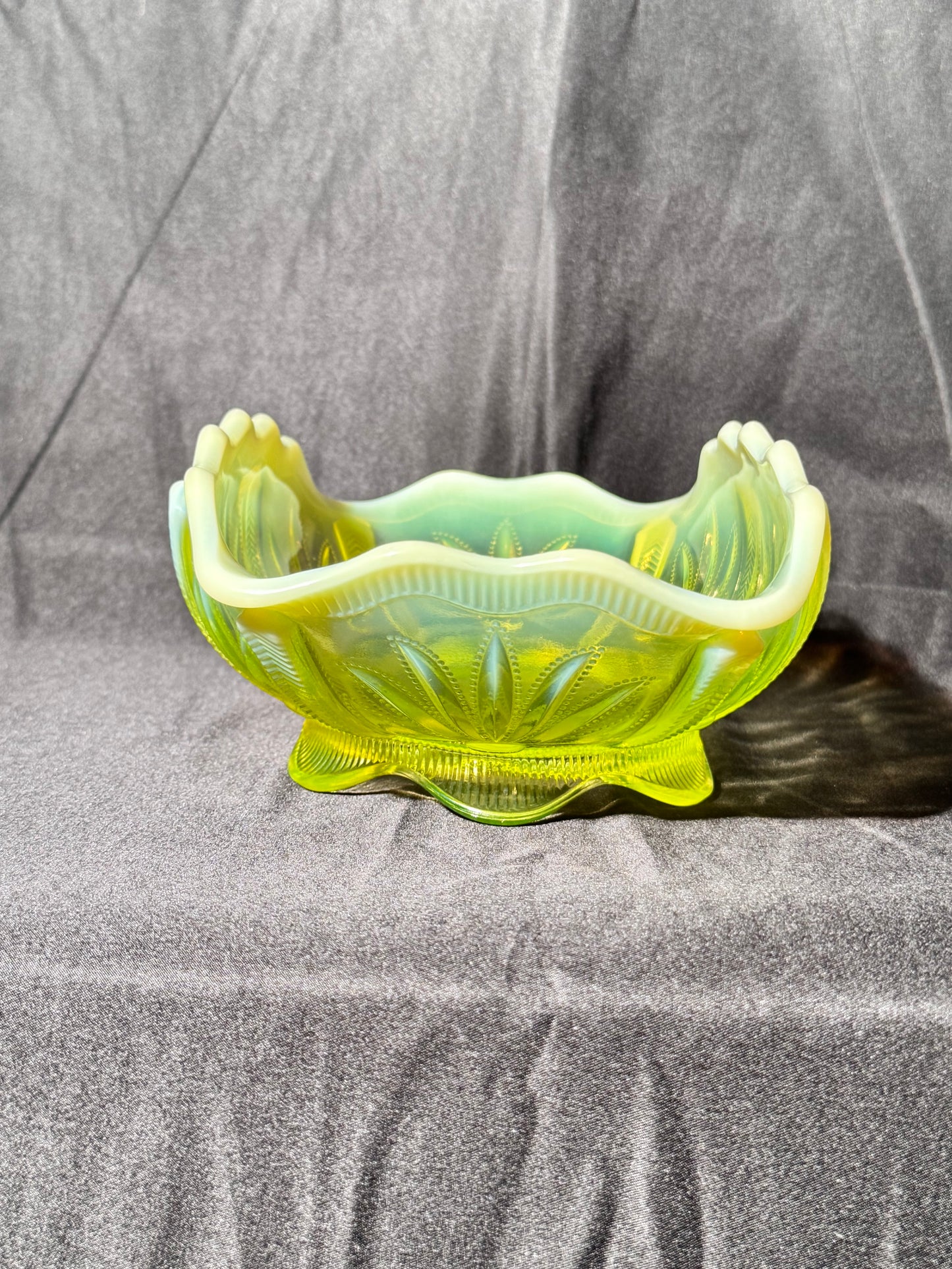 Uranium- Fenton -Cactus- rectangle footed bowl- topaz opalescent - early 20th century-