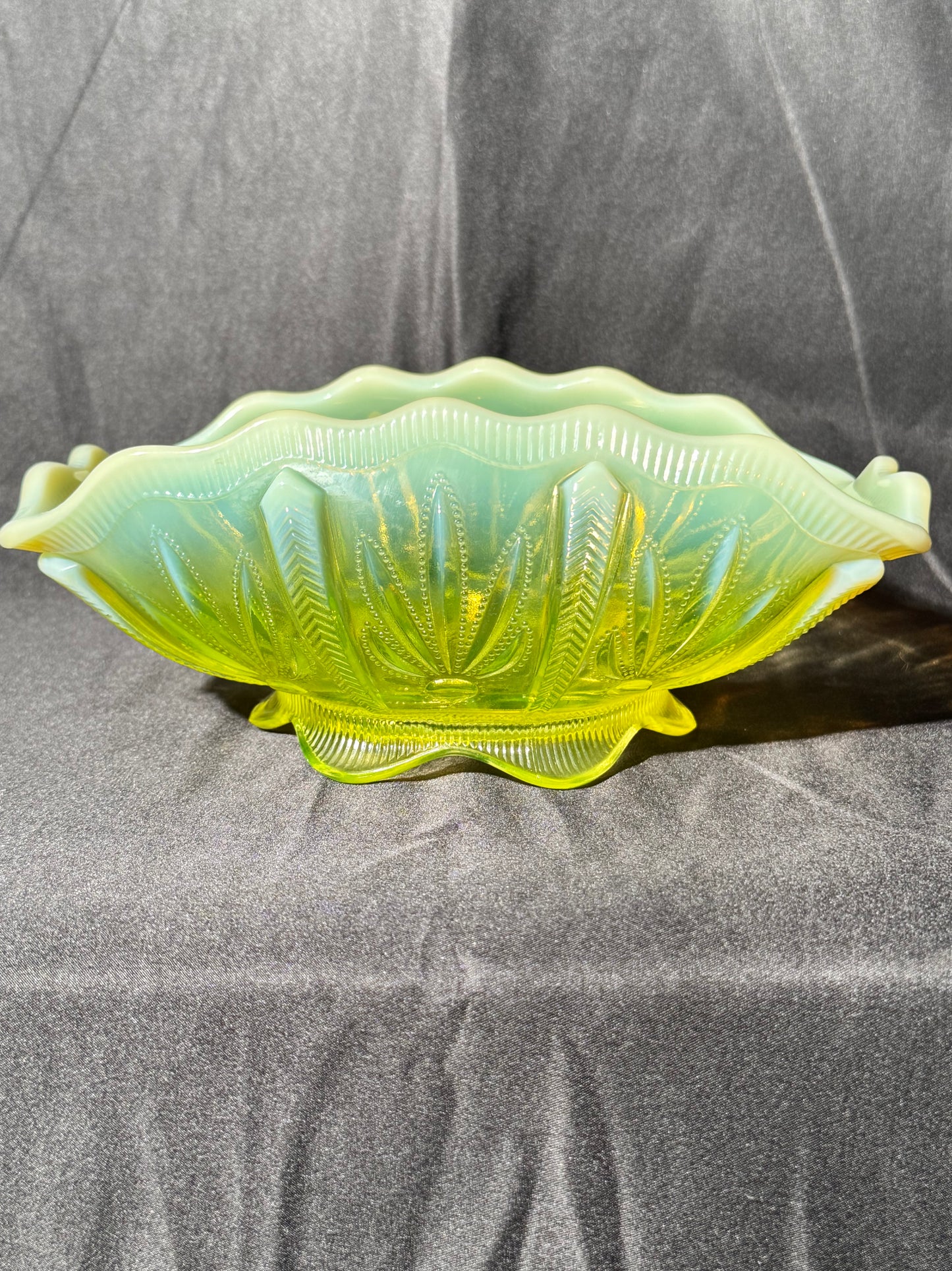 Uranium- Fenton -Cactus- rectangle footed bowl- topaz opalescent - early 20th century-