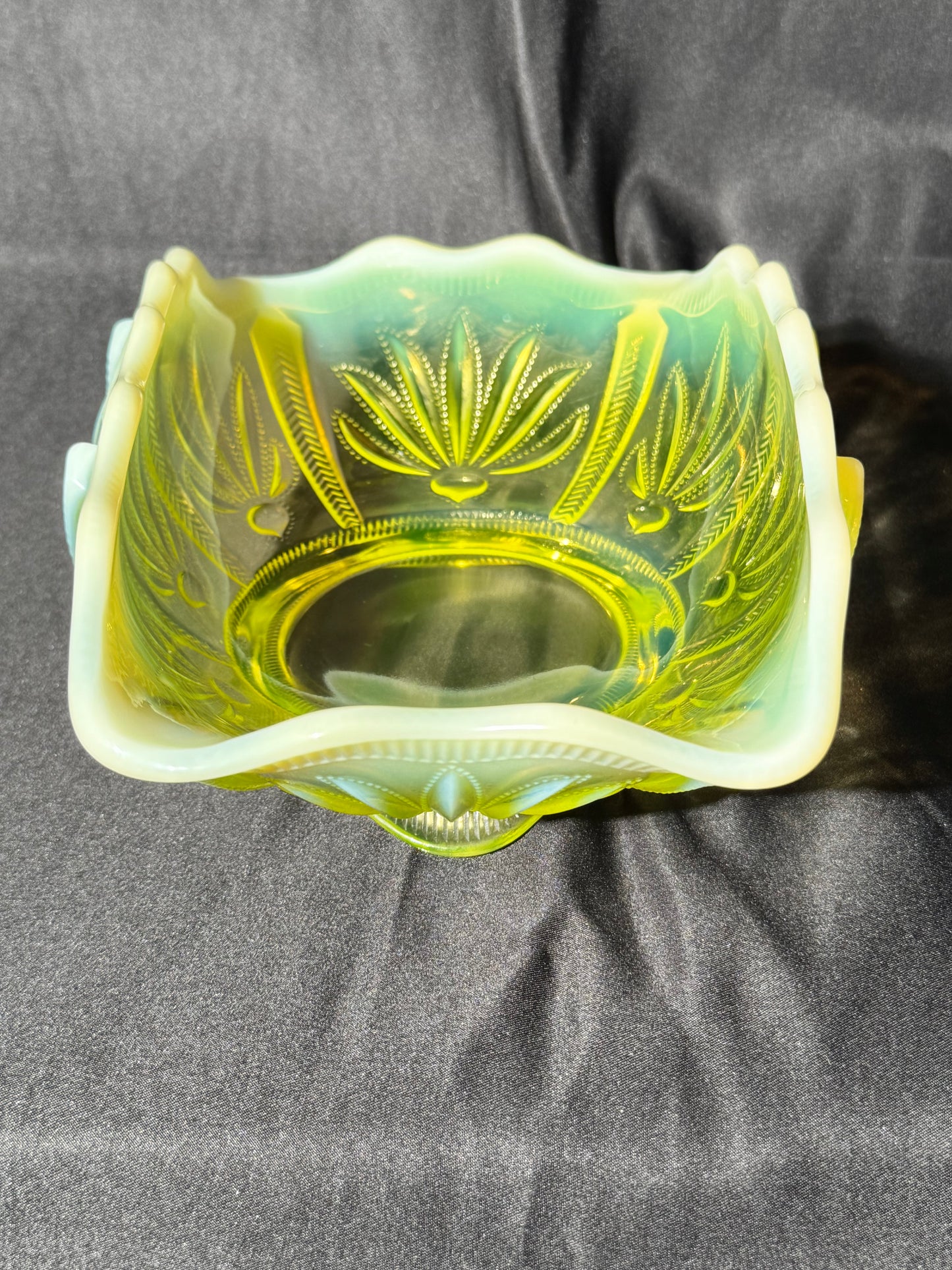 Uranium- Fenton -Cactus- rectangle footed bowl- topaz opalescent - early 20th century-